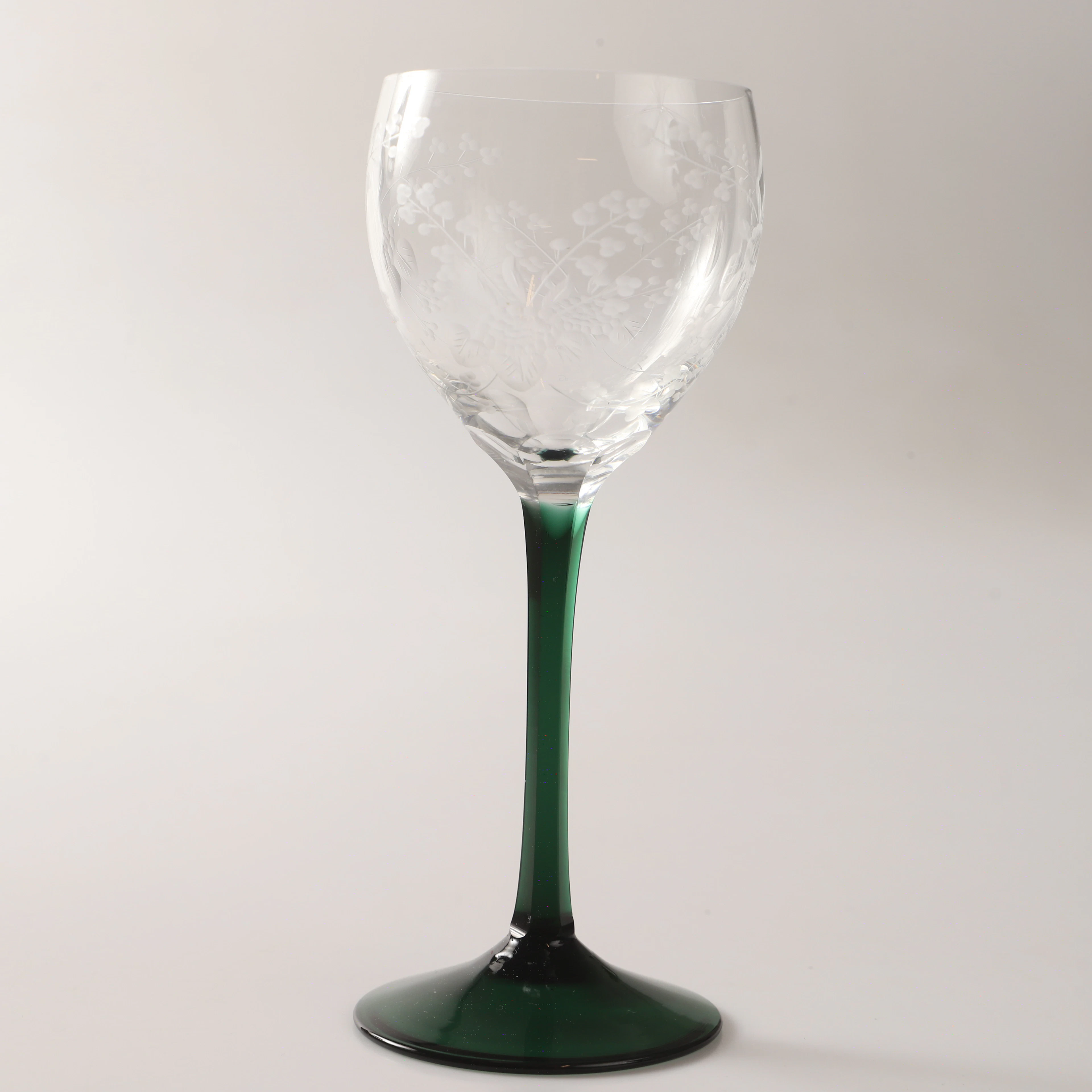 VINGLAS, 12 stycken, glas med blomdekor, 1900-tal.