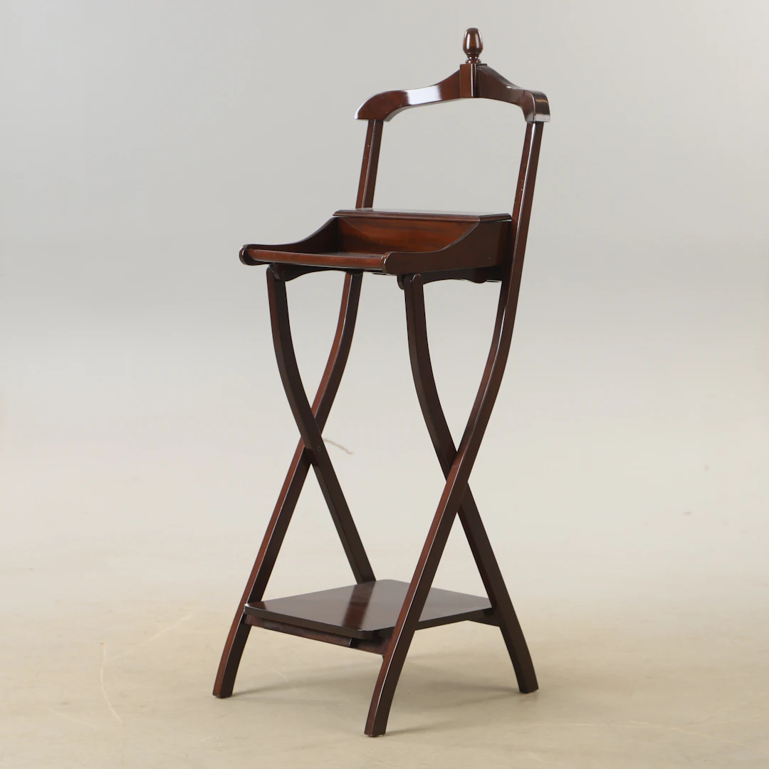 HERRBETJÄNT, mahogny, 2000-tal.