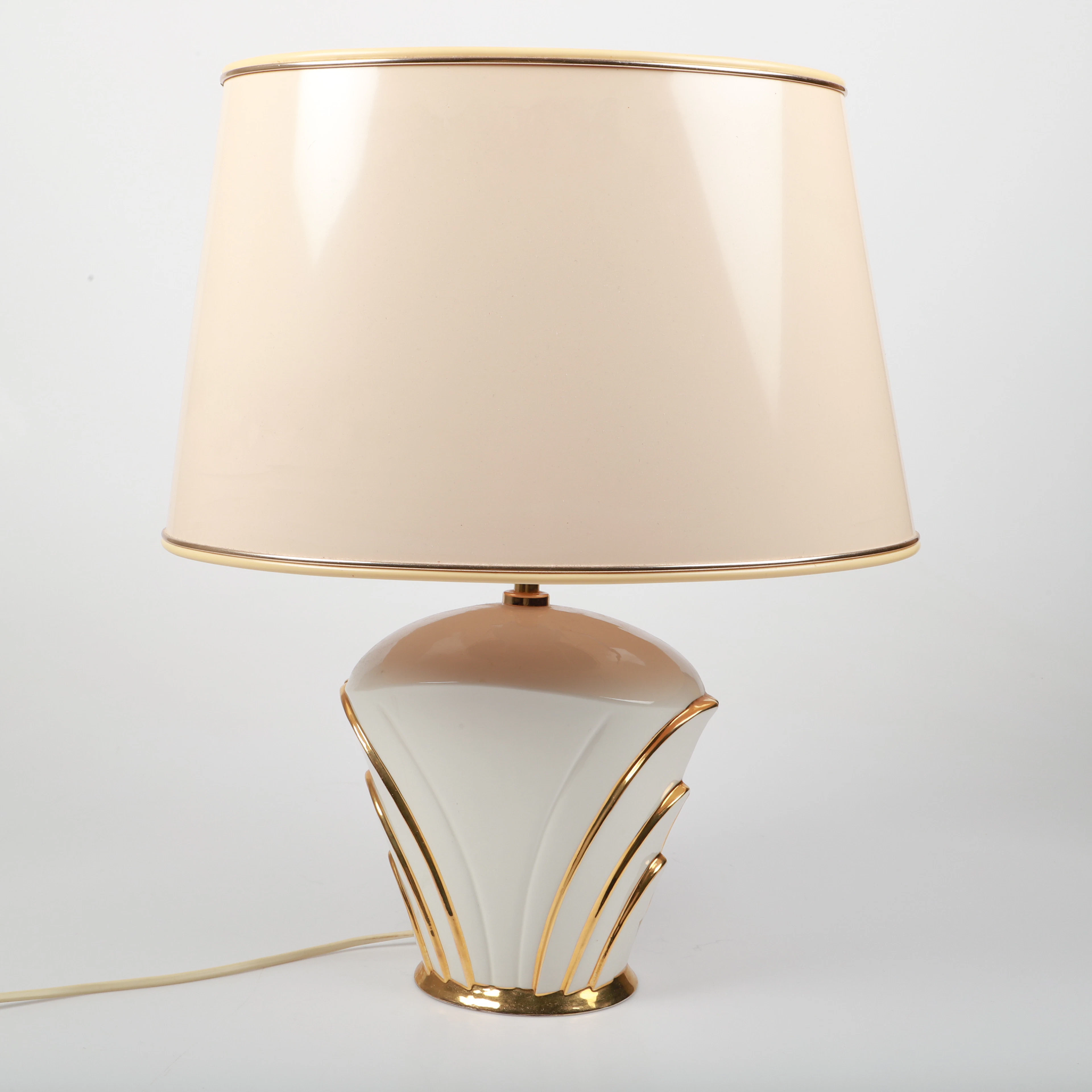 BORDSLAMPA, keramik med förgyllningar, Italien.