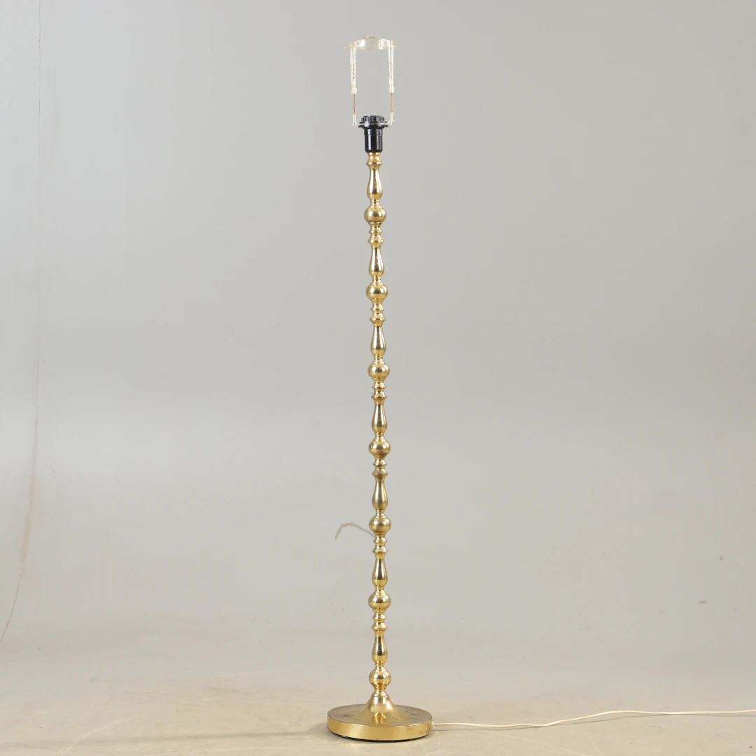 GOLVLAMPA, mässing, 1900-talets andra hälft.