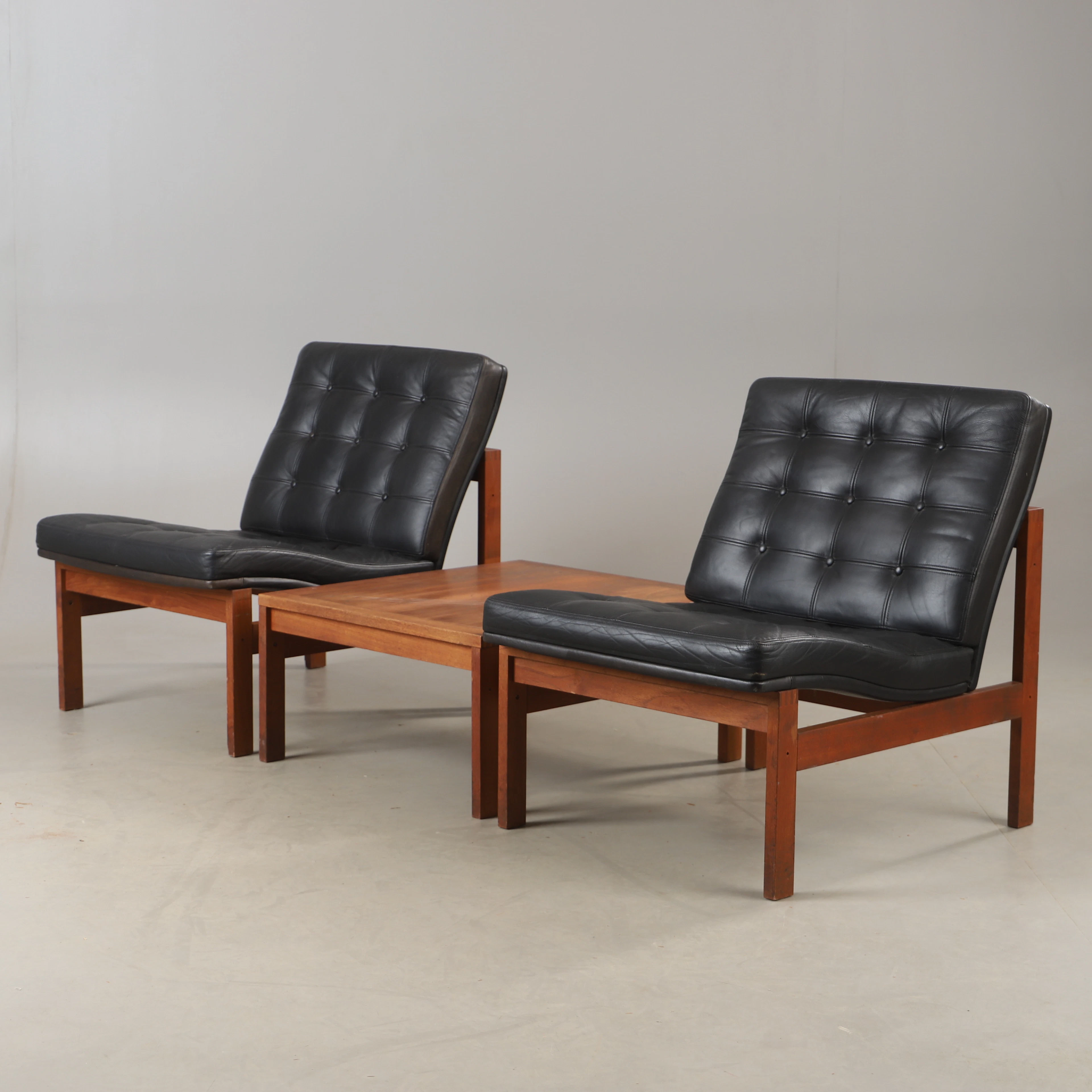 TORBEN LIND & OLE GJERLOV KNUDSEN. Sittgrupp, 3 delar, skinn och teak