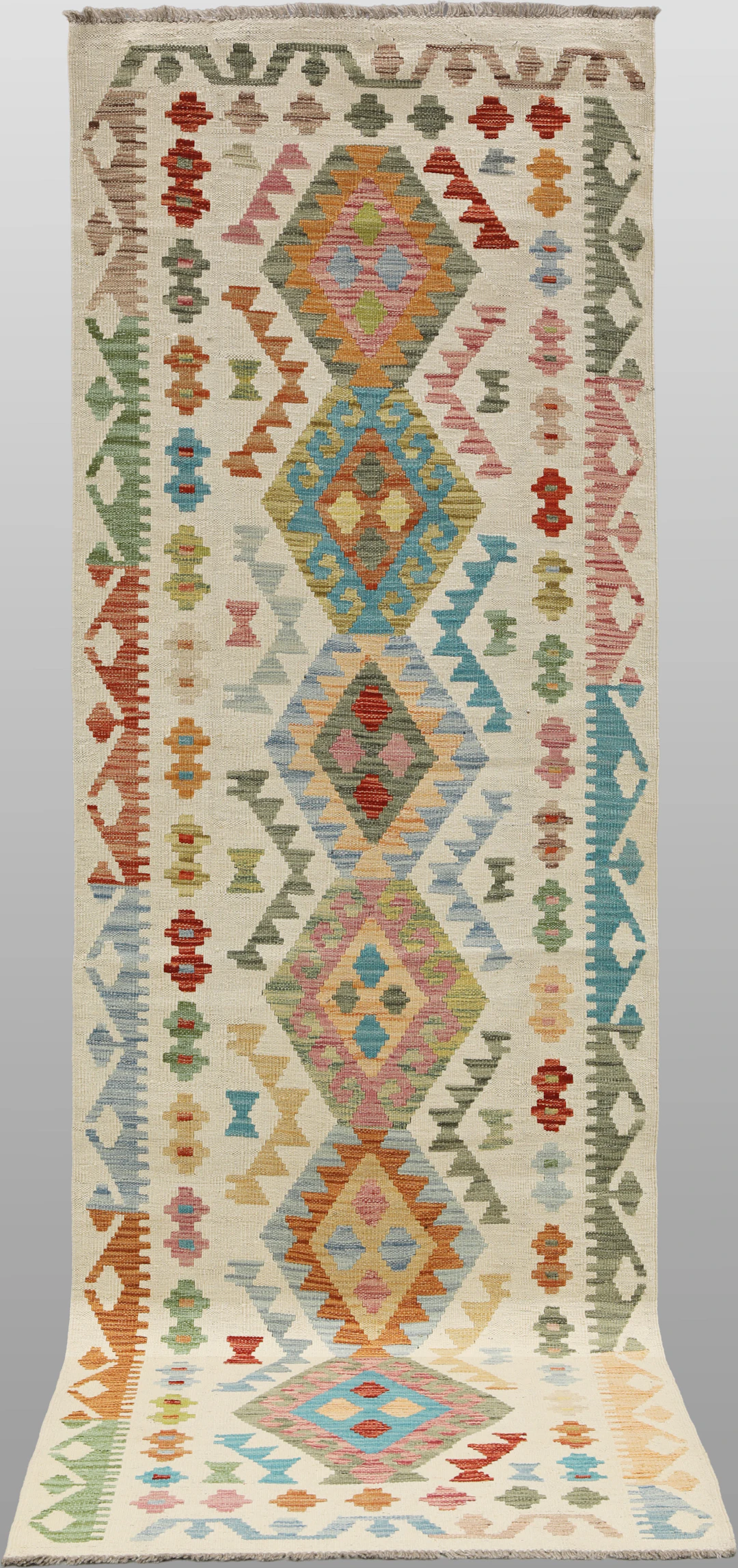 MATTA, "Kelim", galleri, 396 x 87 cm.