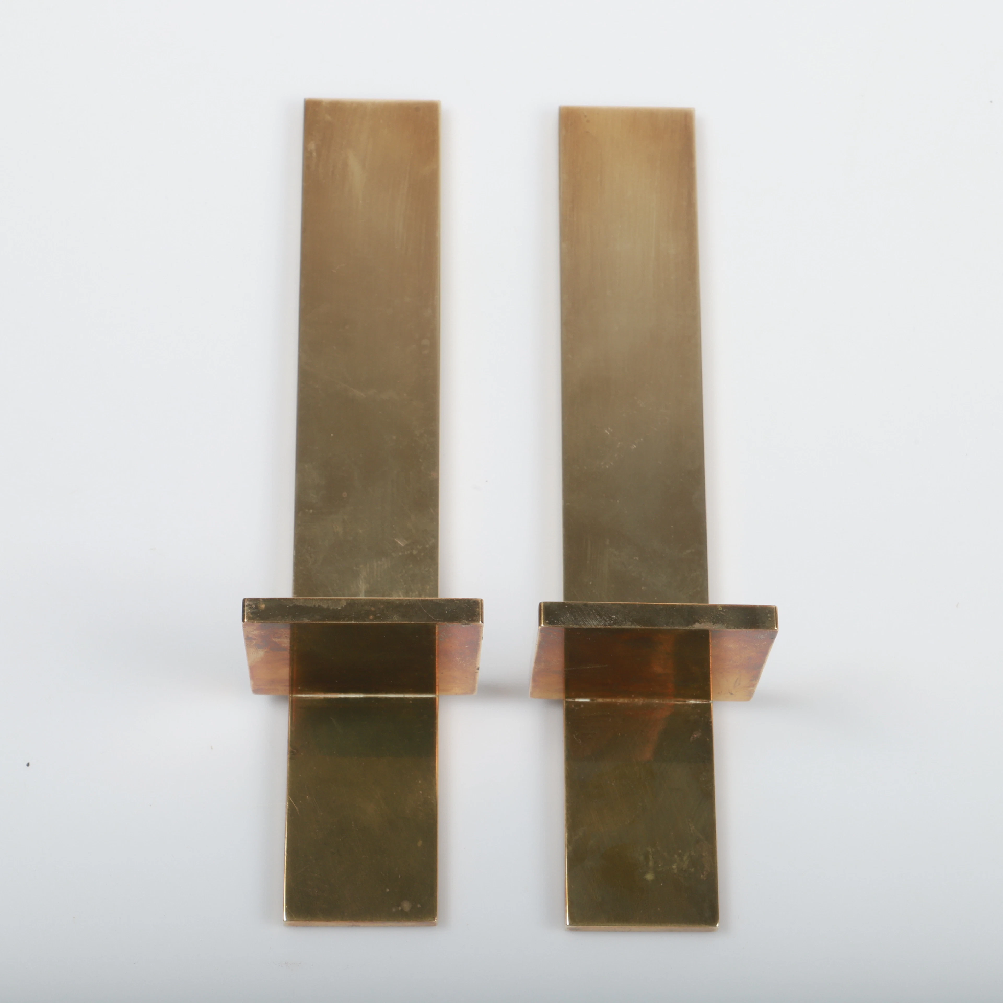 VÄGGLAMPETTER, 1 par, mässing, Berndt Karlsson, Gusum, 2003, signerad.
