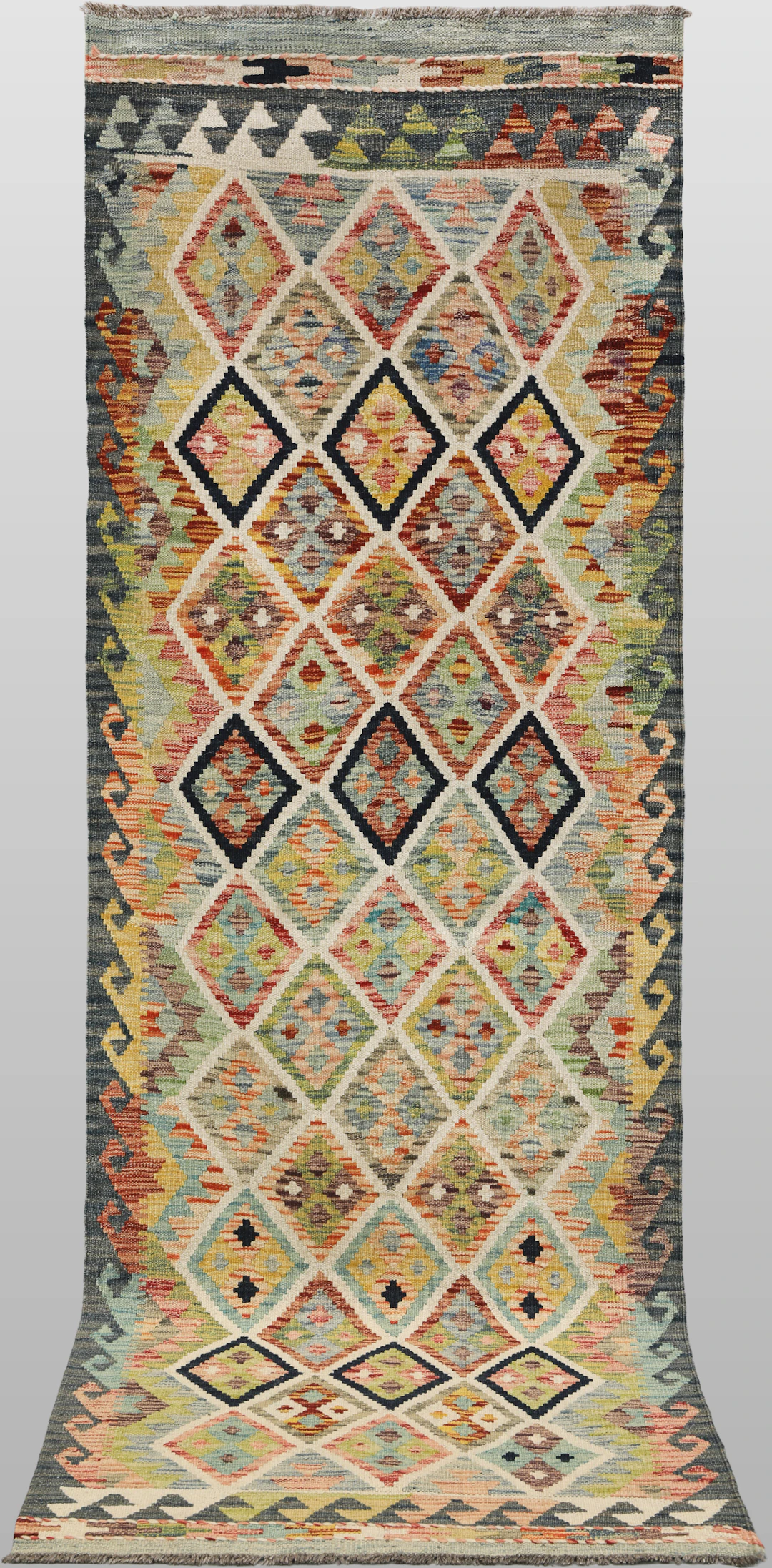 MATTA, "Kelim", galleri, 236 x 83cm.