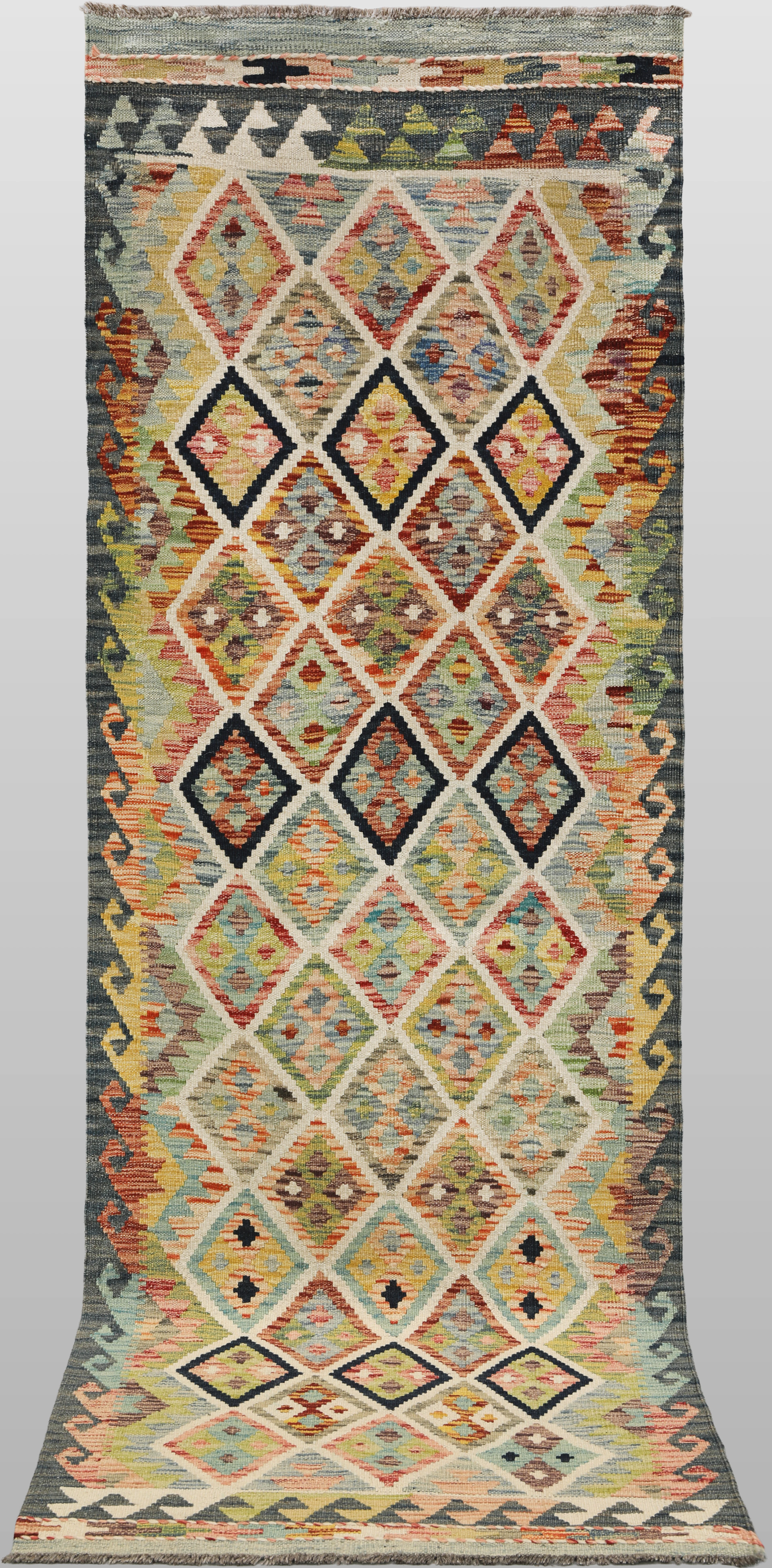 MATTA, "Kelim", galleri, 236 x 83cm.