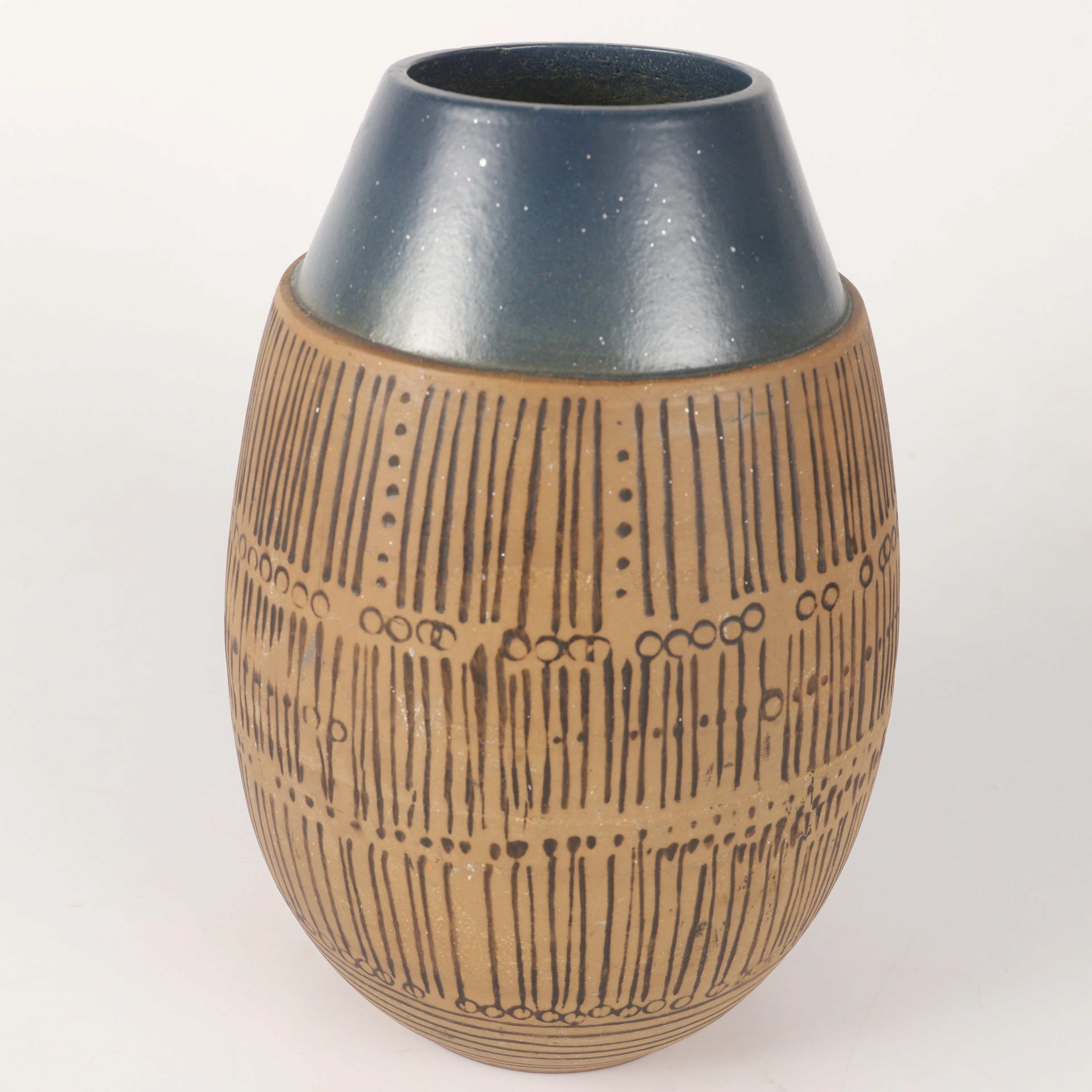 LISA LARSON. Golvvas, "Granada", delvis glaserat stengods, Gustavsberg.