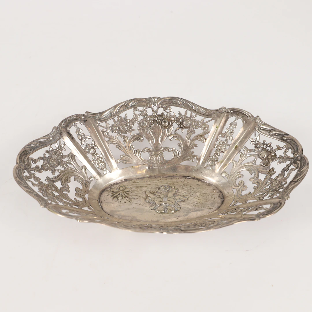 SKÅL, silver med genombruten dekor, Oskar Lindfors, Helsingfors, 1930.