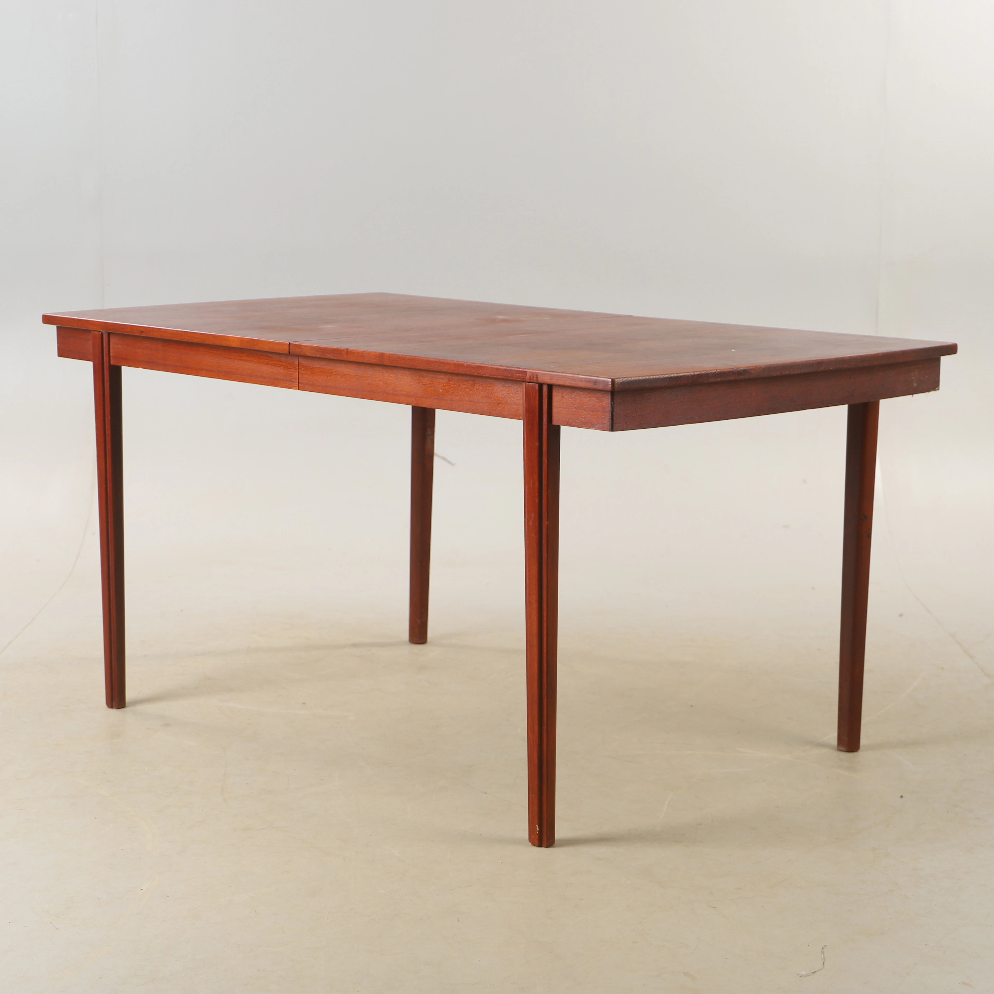 BERTIL FRIDHAGEN. MATBORD, teak, Bodafors, 1960-tal.