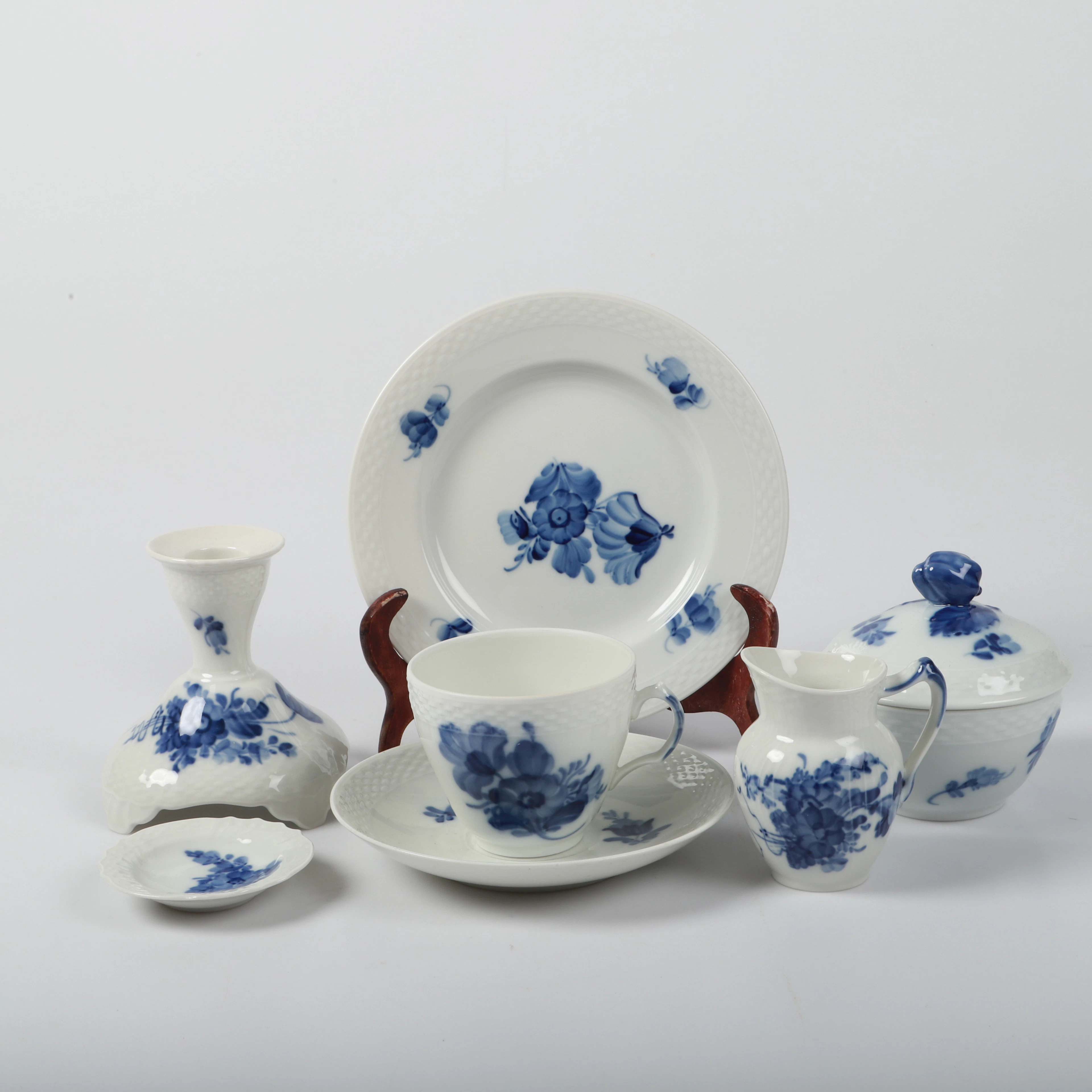 KAFFESERVIS, 47 delar, "Blå Blomst", porslin, Royal Copenhagen, Danmark.