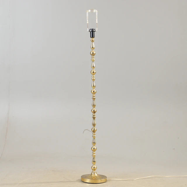 GOLVLAMPA, mässing, 1900-talets andra hälft.
