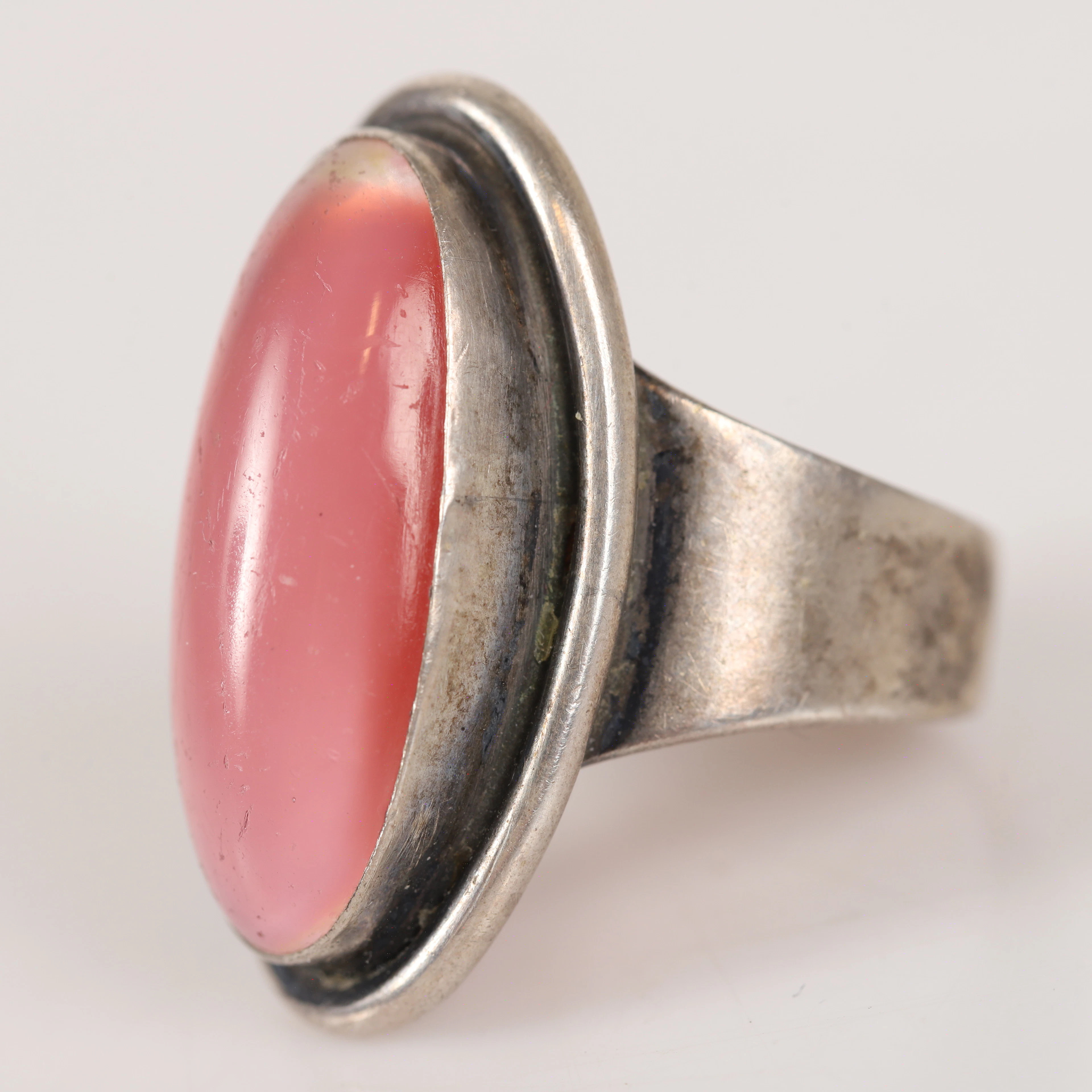 CARL OVE FRYDENSBERG. Ring, sterlingsilver med cabochonslipad rosenkvarts