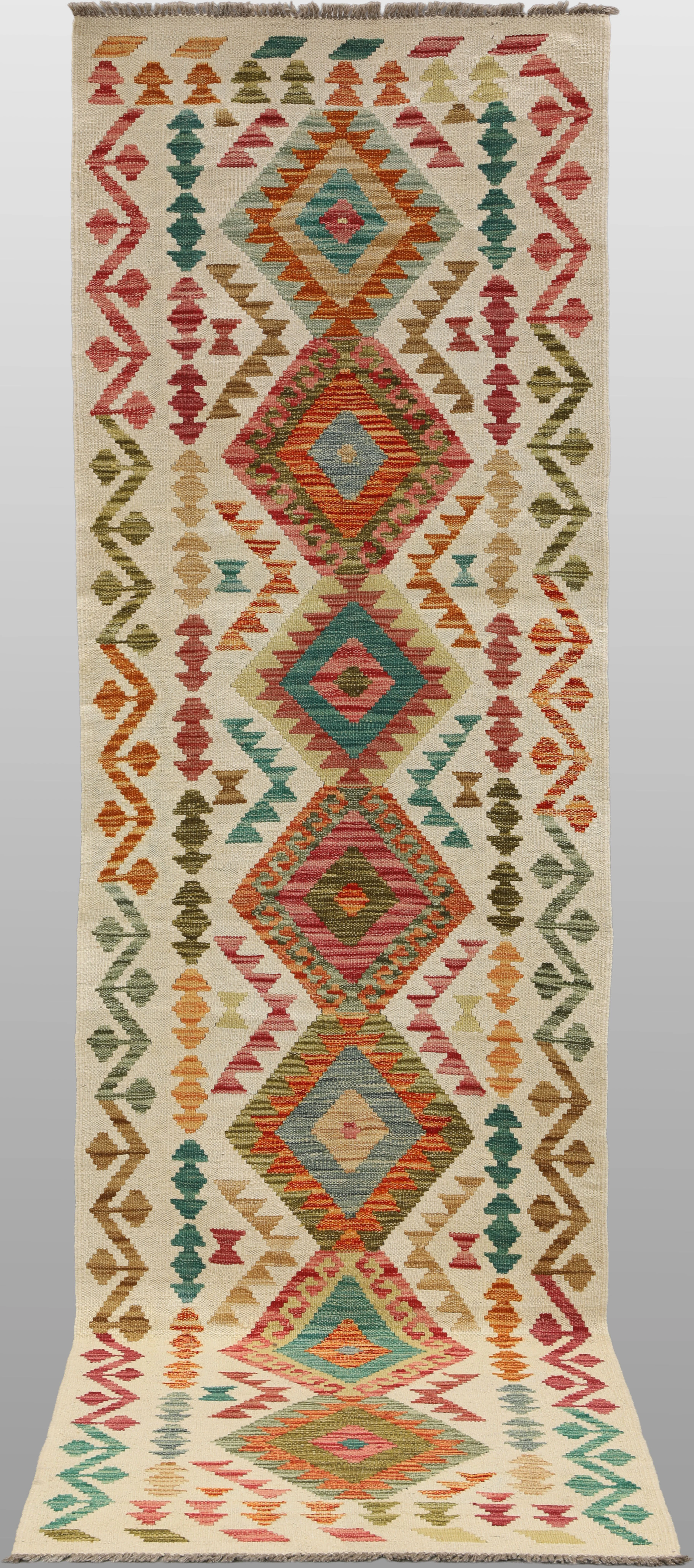 MATTA, "Kelim", galleri, 296 x 78cm.