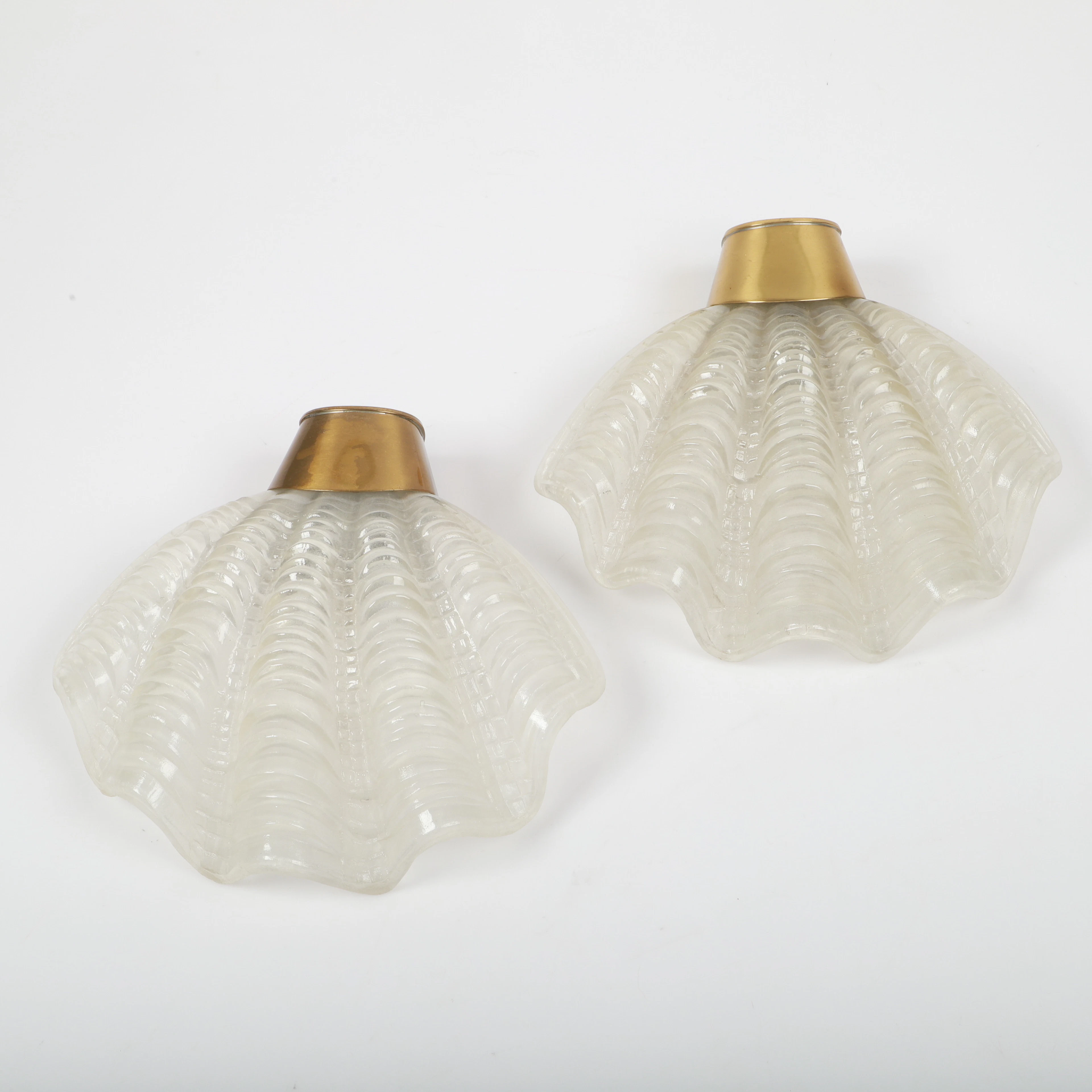 VÄGGLAMPOR, 1 par, "Coquille", glas och mässing, Asea, 1900-talets mitt.