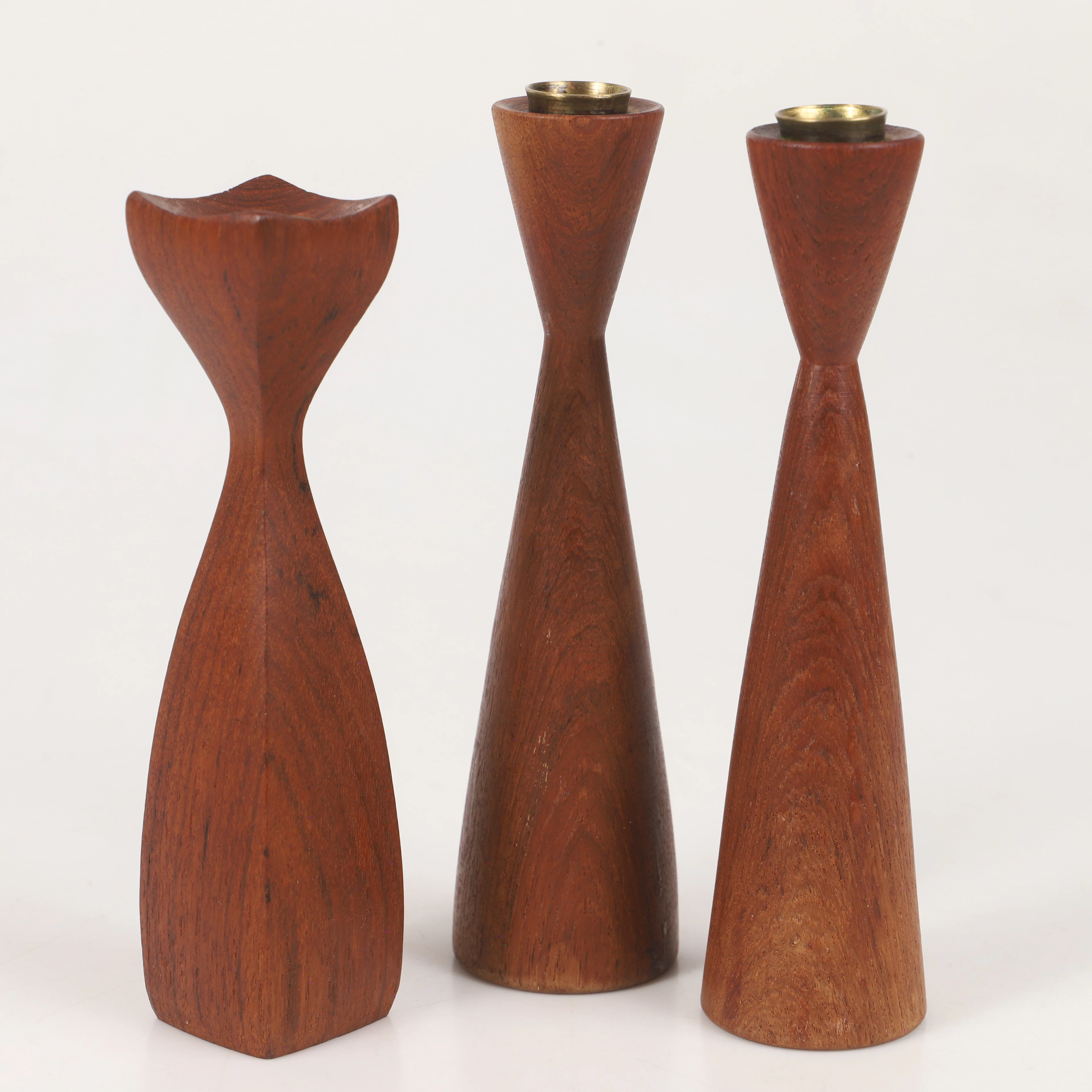 LJUSSTAKAR, 3 stycken, teak, troligen Danmark, 1900-talets mitt.