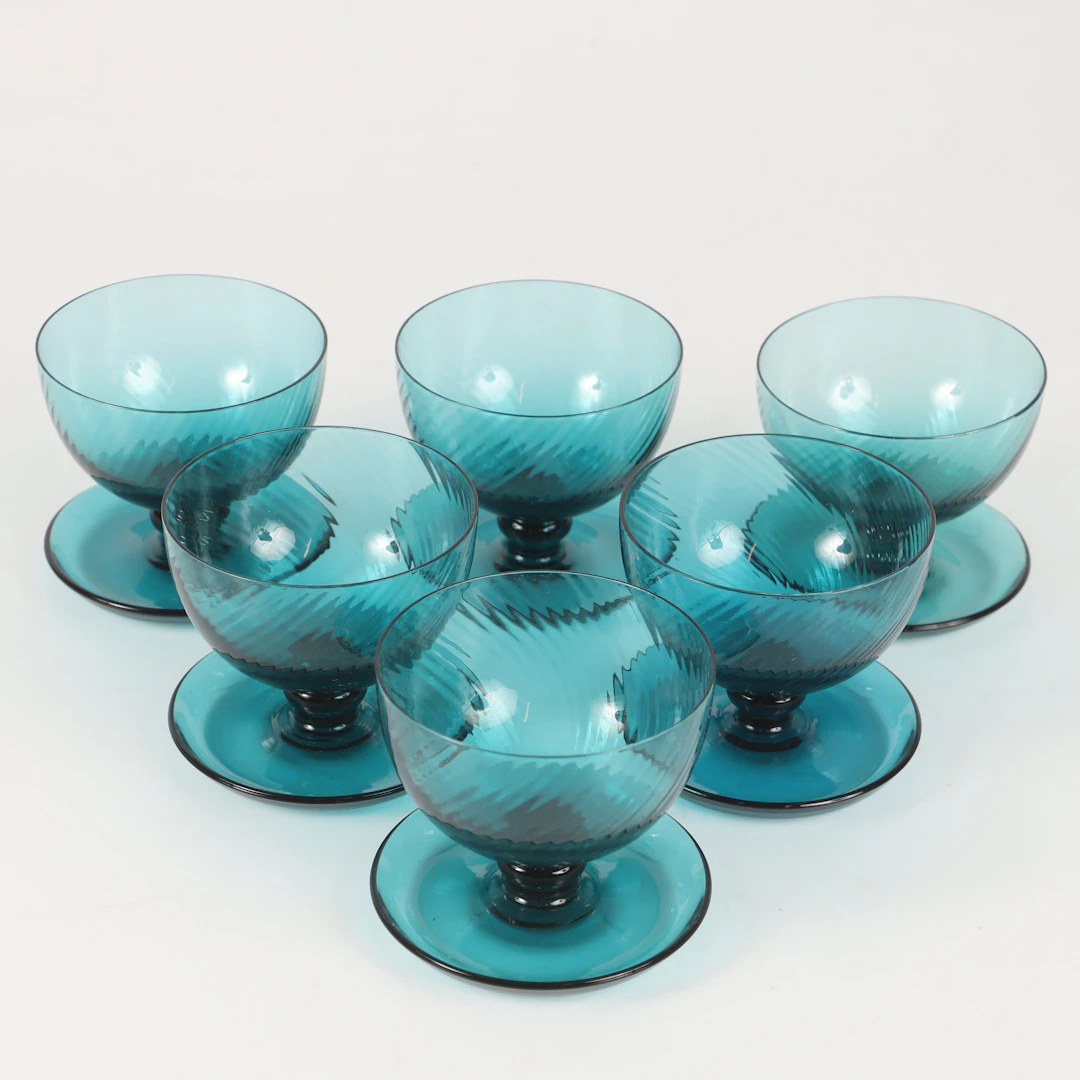 SIGNE PERSSON-MELIN. Dessertskålar, 6 stycken, färgat glas, Hovmantorp