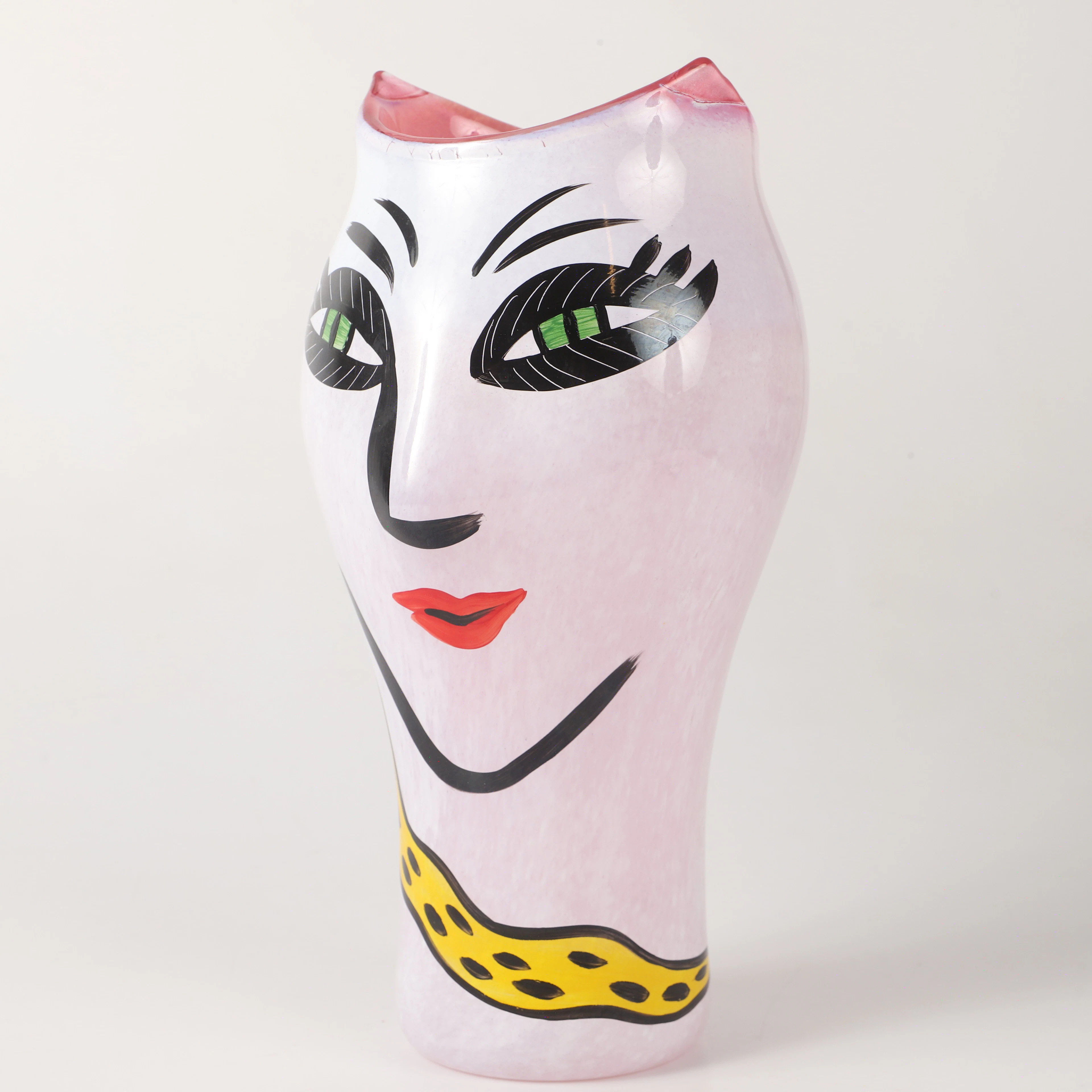 ULRICA HYDMAN-VALLIEN. Vas, "Open Minds", konstglas, Kosta Boda, signerad.