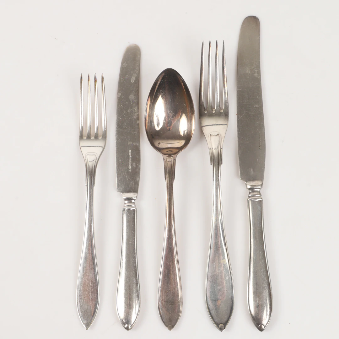 BESTICKUPPSÄTTNING, 53 delar, "Svensk Spetsig", nysilver.