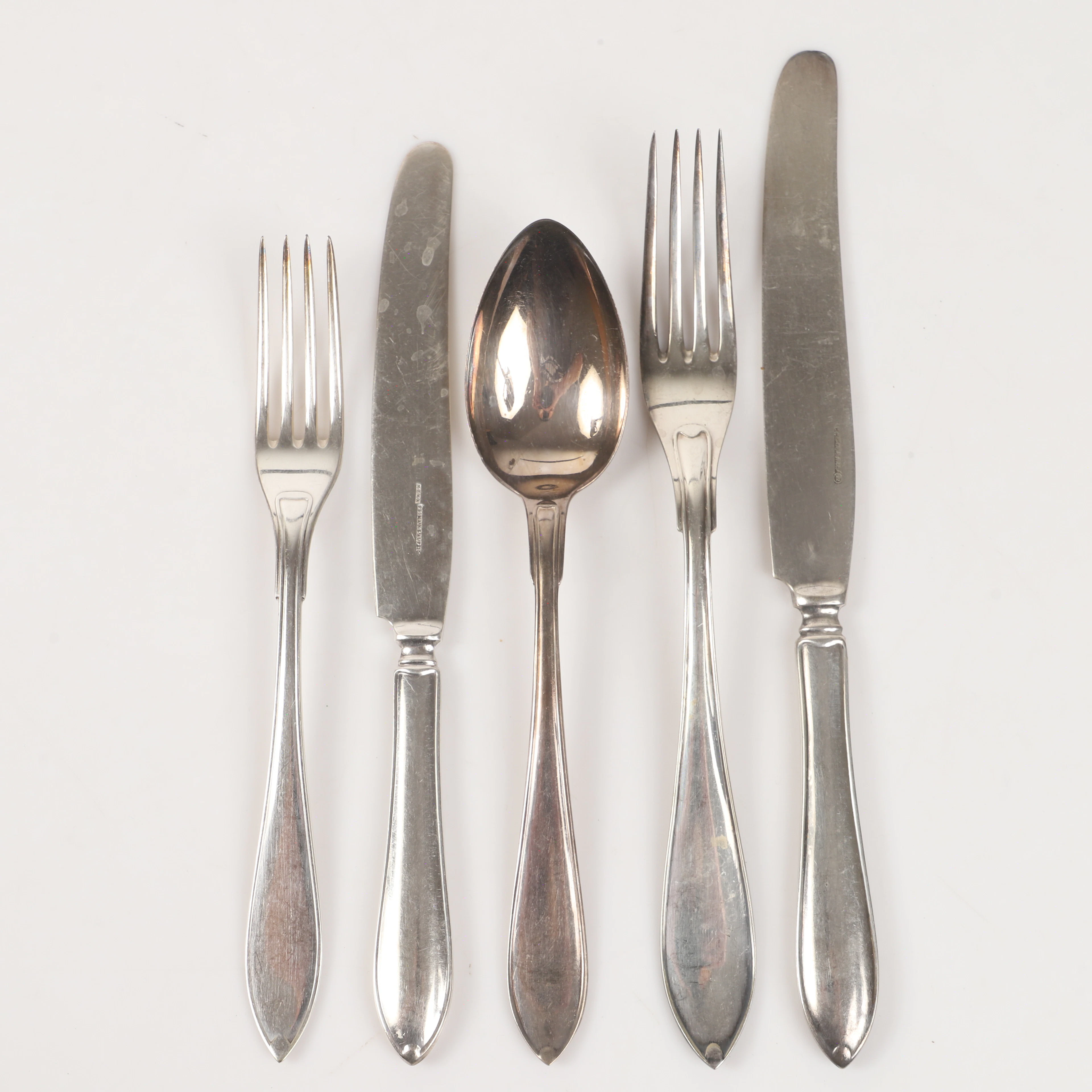 BESTICKUPPSÄTTNING, 53 delar, "Svensk Spetsig", nysilver.