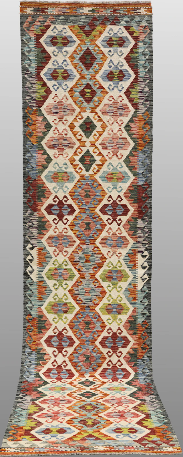 MATTA, "Kelim", galleri, 386 x 84 cm.