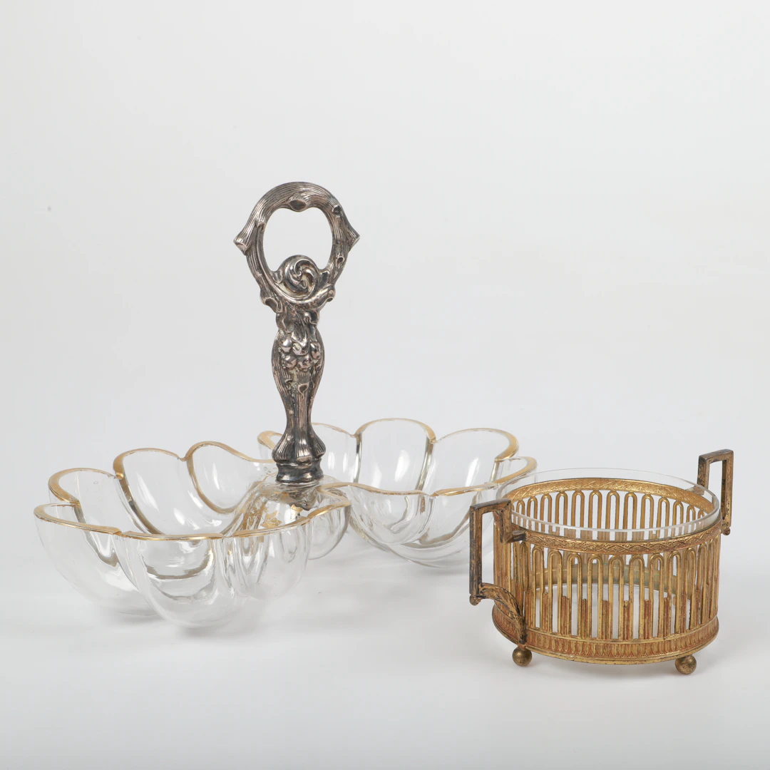 SALADIER SAMT SKÅL, glas och nysilver med förgylld dekor, 1900-tal.