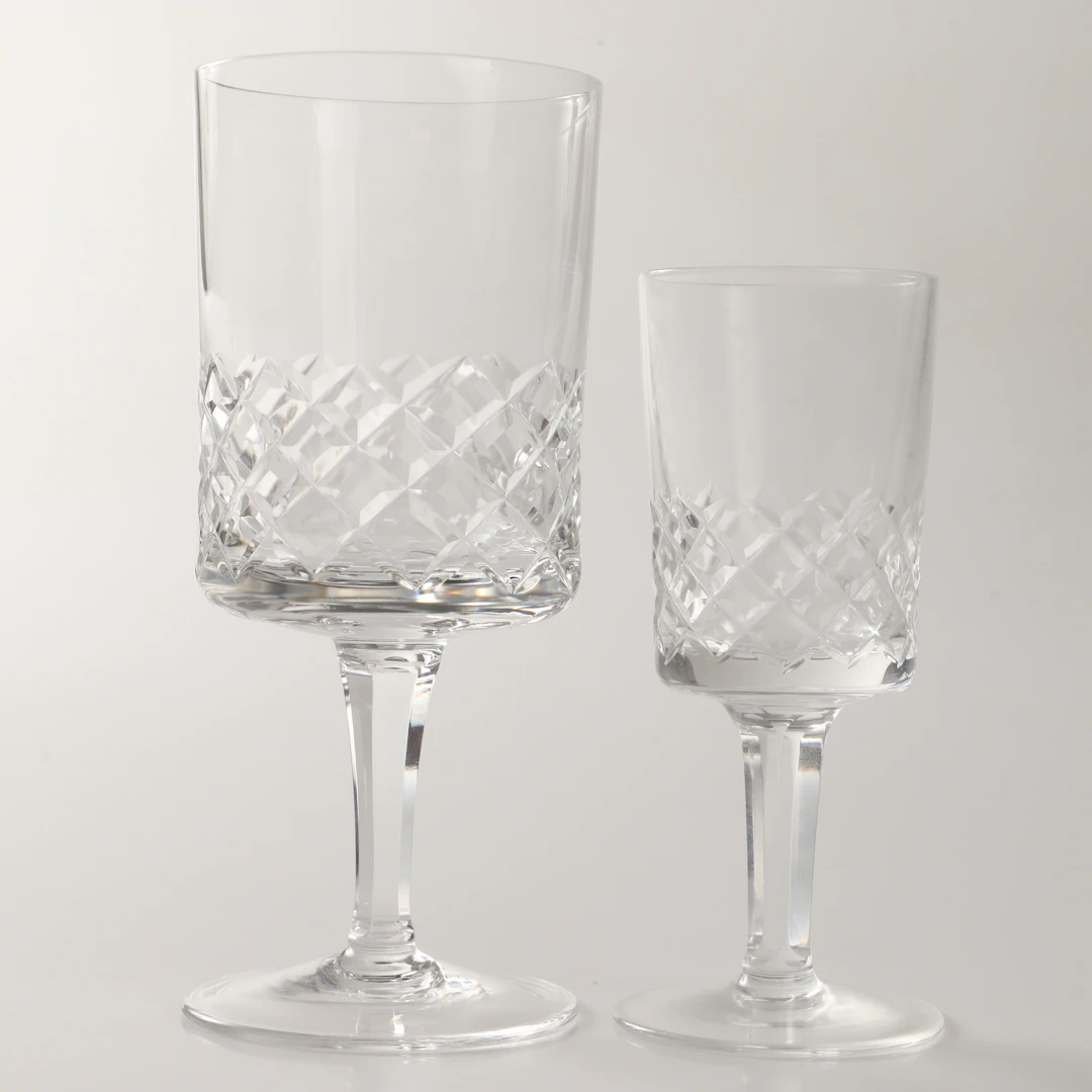 VIN-OCH SNAPSGLAS, 24 stycken, rutslipat glas, 1900-tal.