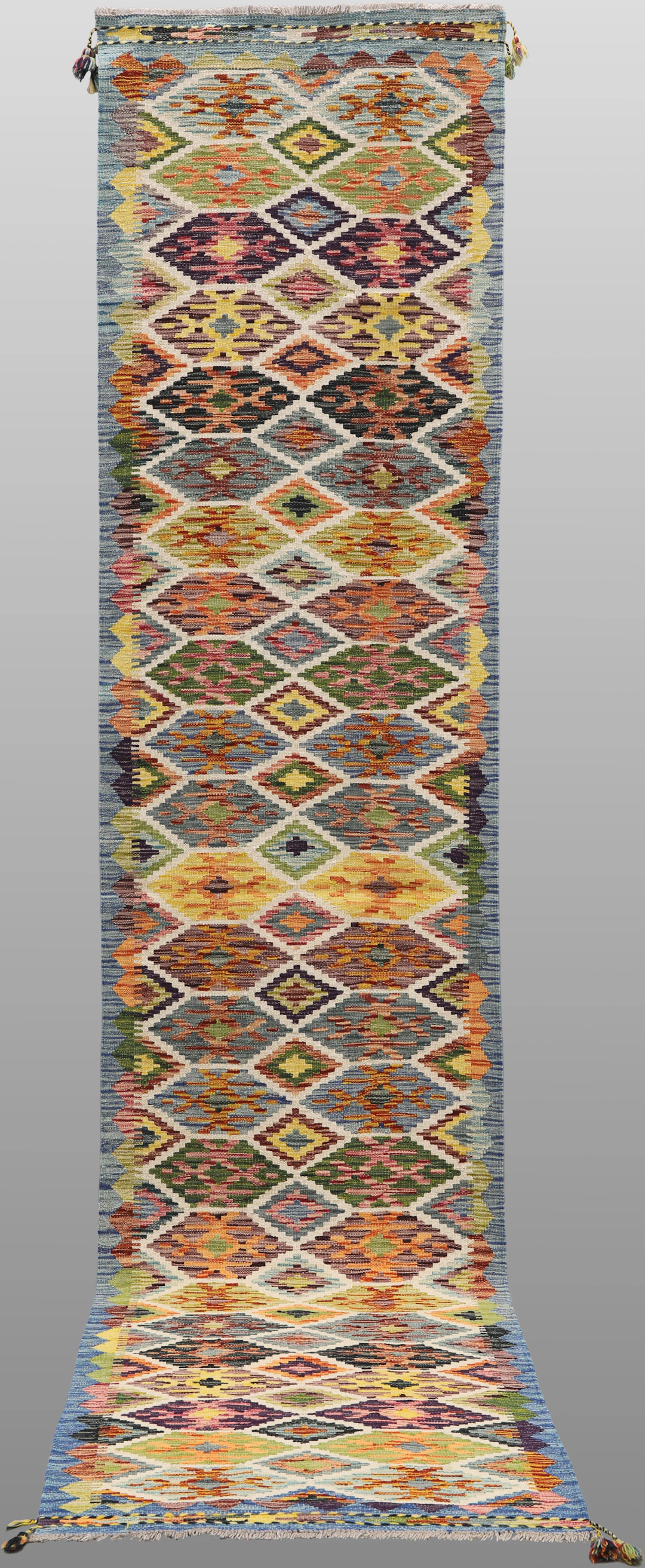 MATTA, "Kelim", galleri, 394 x 78 cm.