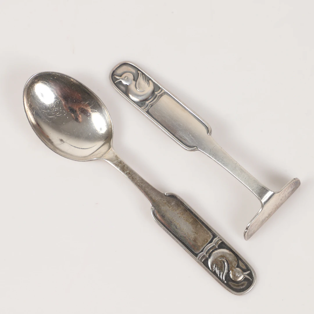BARNBESTICK, 2 delar, silver, C. G. hallberg, Stockholm, 1946.