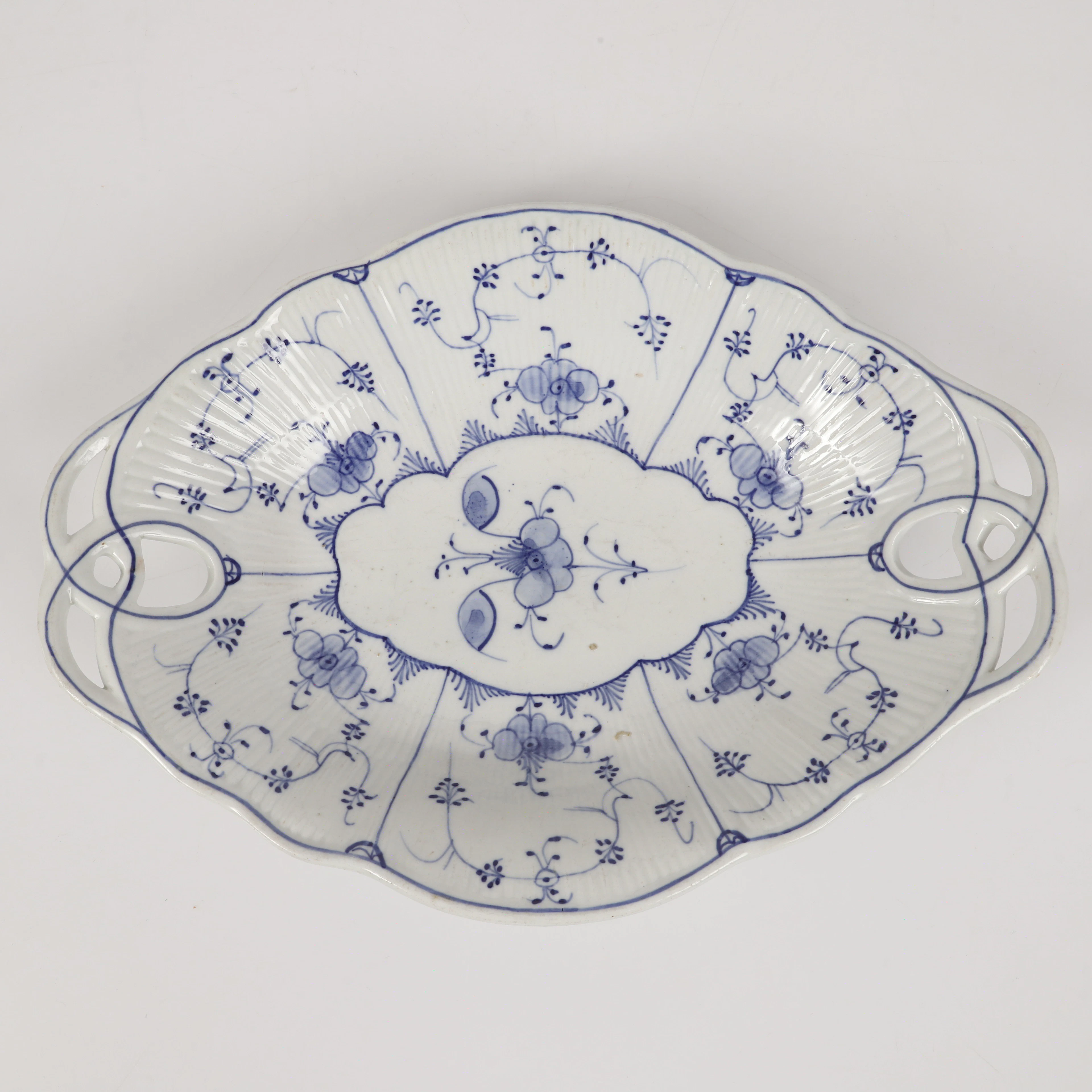 SKÅL, "Musselmalet", porslin, Meissen-liknande märke.
