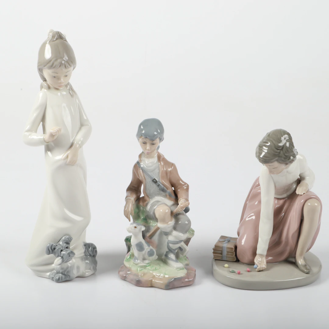 FIGURINER, 3 stycken, porslin, bl. a. Nao, Spanien.