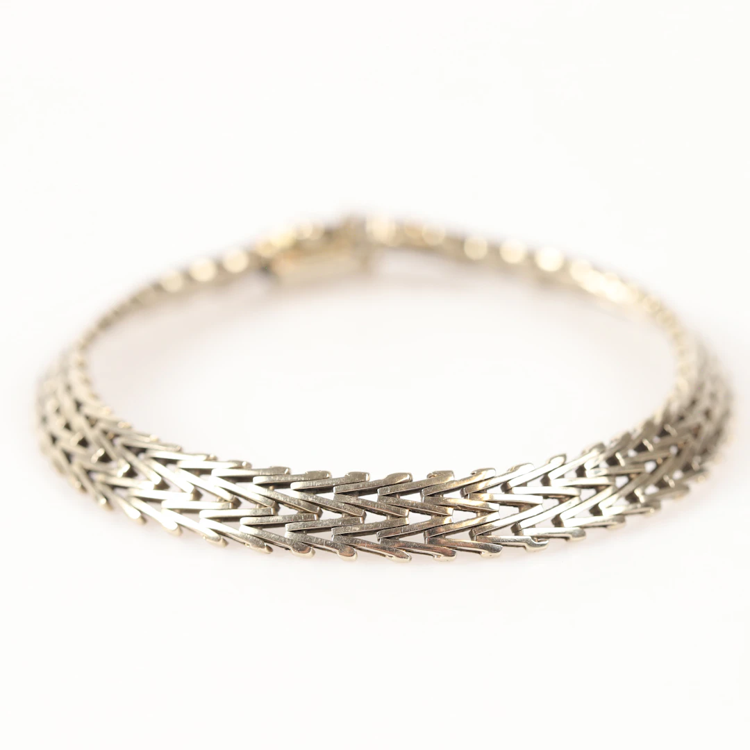 ARMBAND, fiskbenslänk, 18 K vitguld.