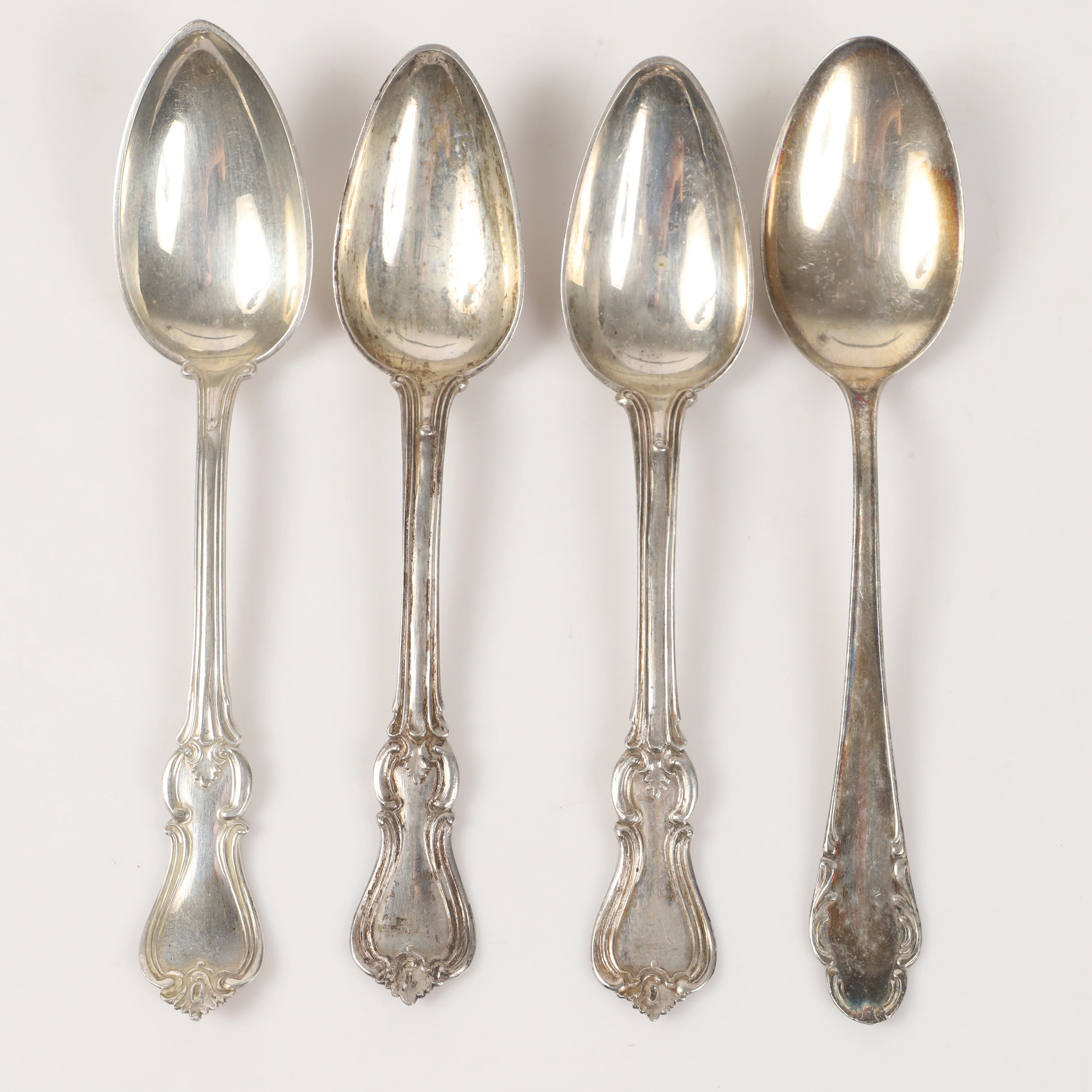 BORDSSKEDAR, 4 stycken, "Olga" samt "Haga", silver, 1800/1900-tal.