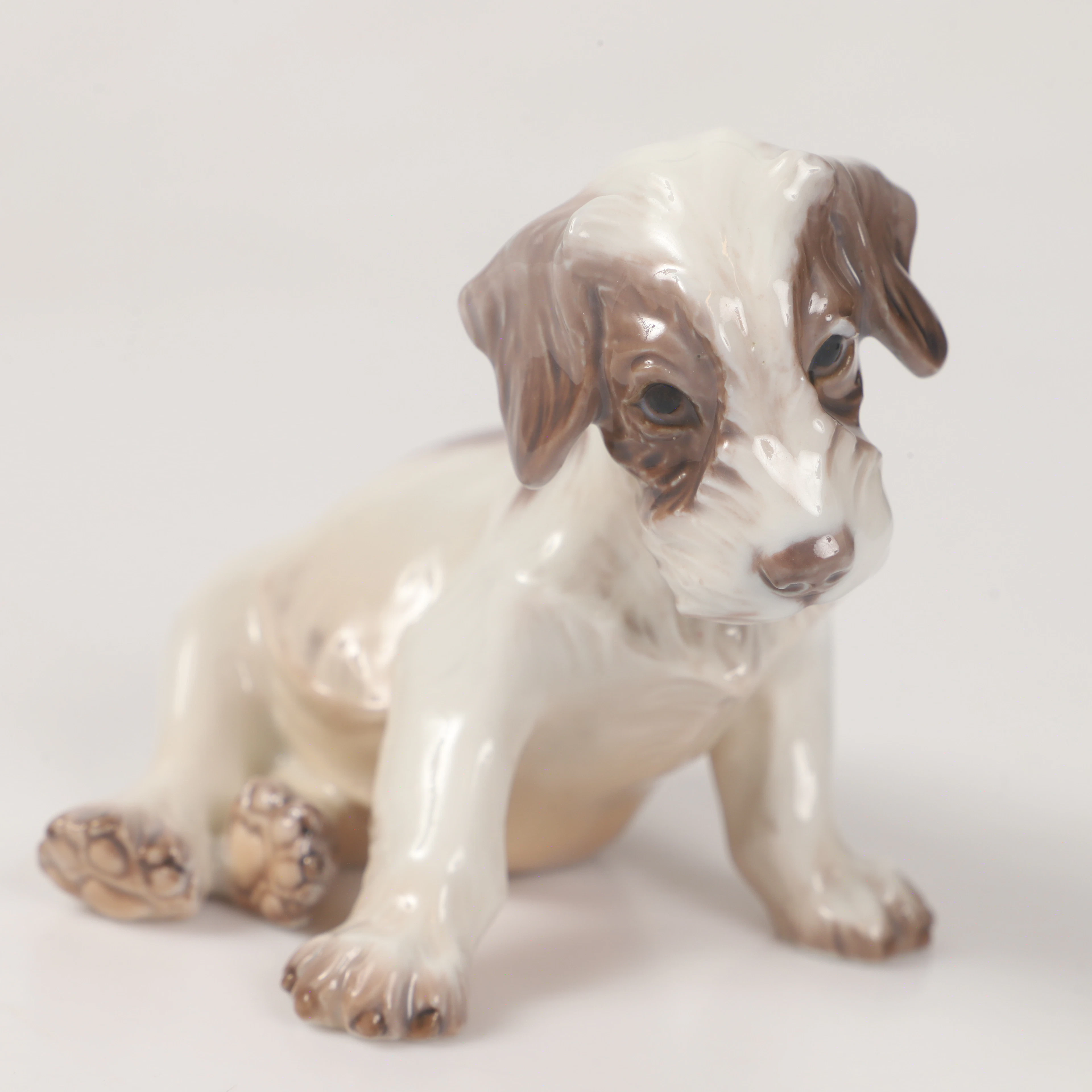 FIGURIN, hund, porslin, Dahl Jensen, Danmark.
