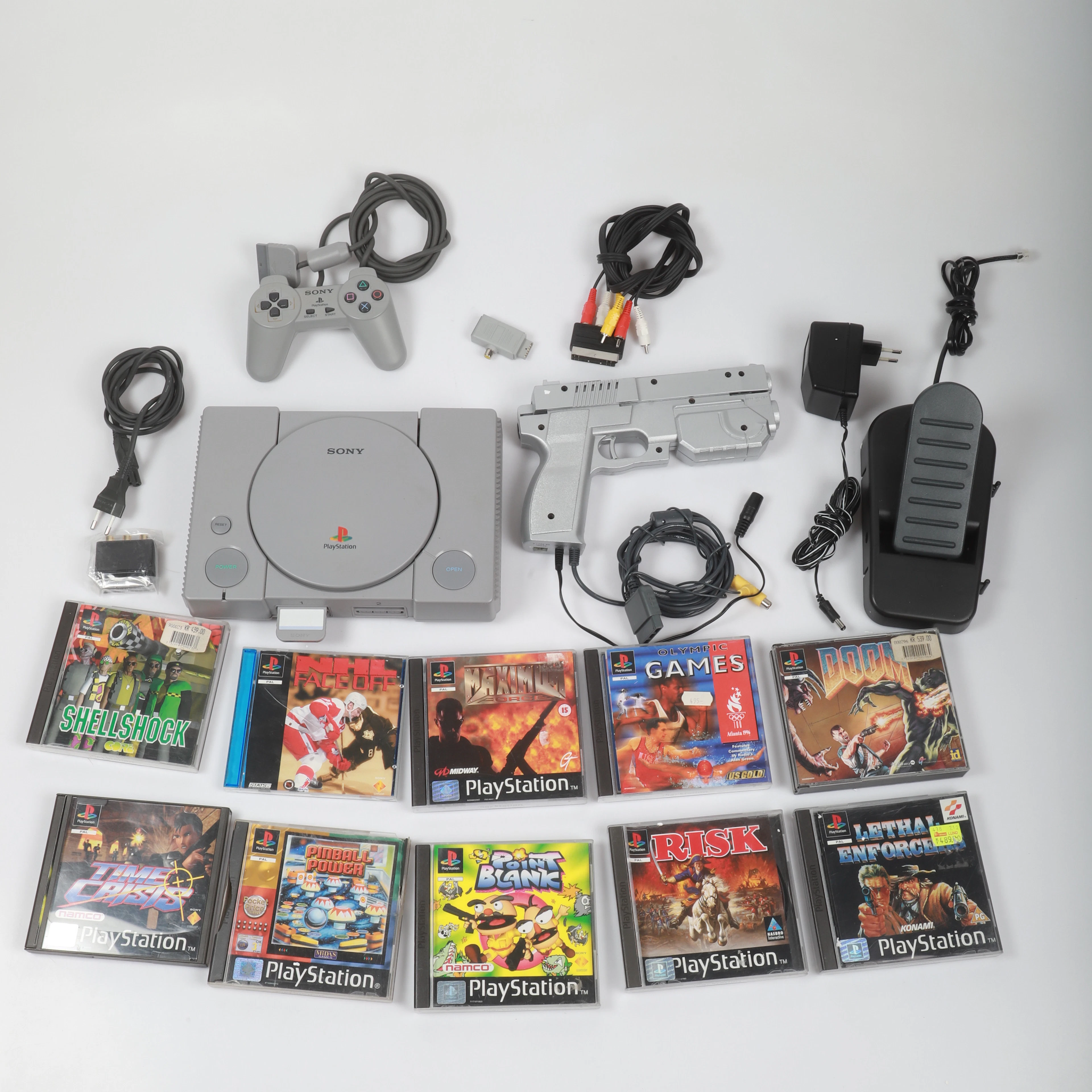 SPELKONSOLL MED SPEL, 12 delar, Playstation, Sony.