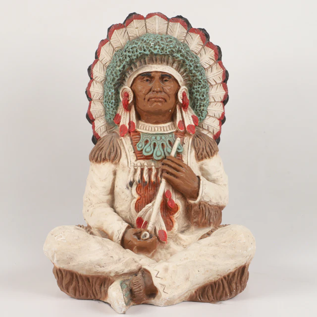 FIGURIN, sittande indian, konstmassa, Universal Statuary, USA.