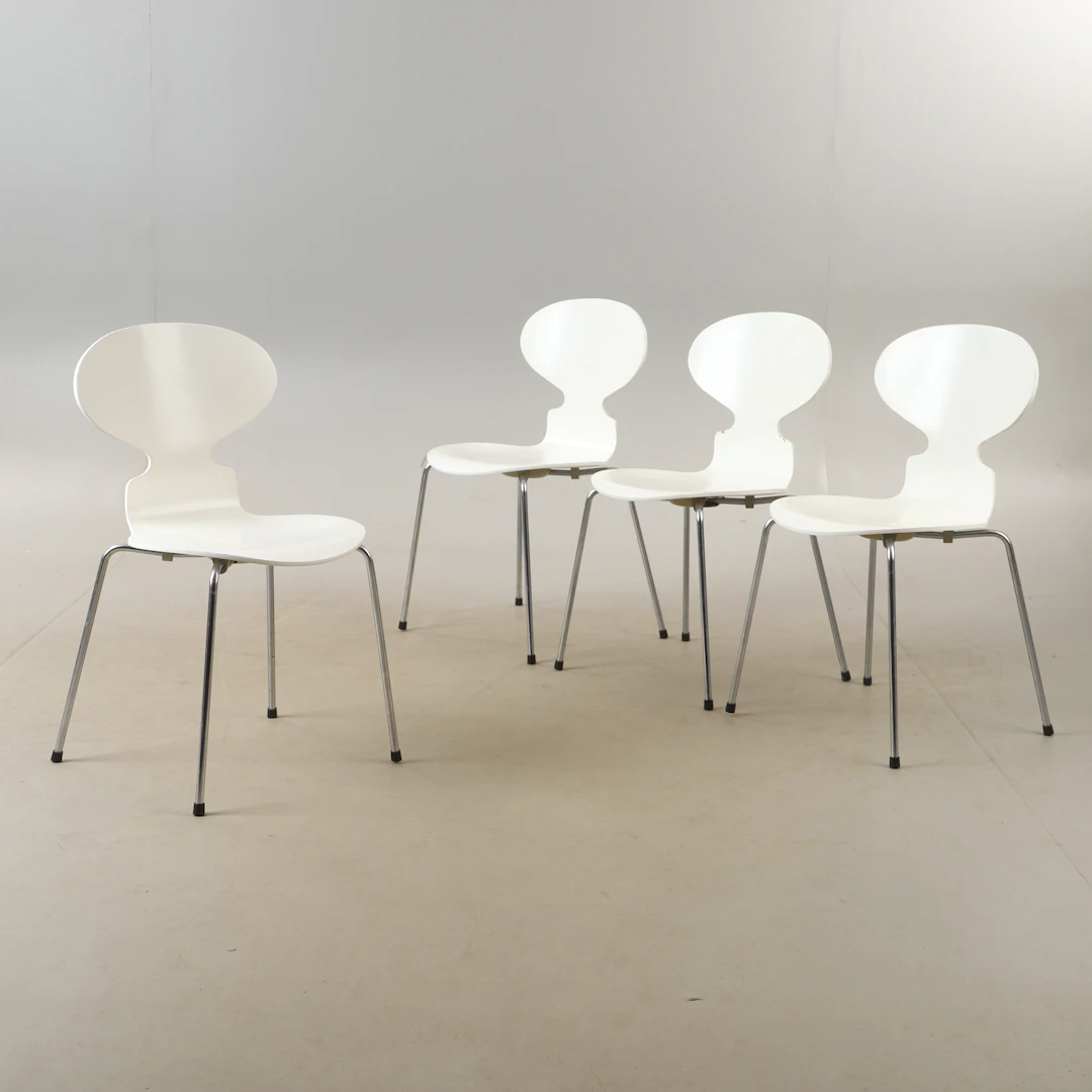 ARNE JACOBSEN. Stolar, 4 stycken, "Myran", Fritz Hansen, 1980-tal.