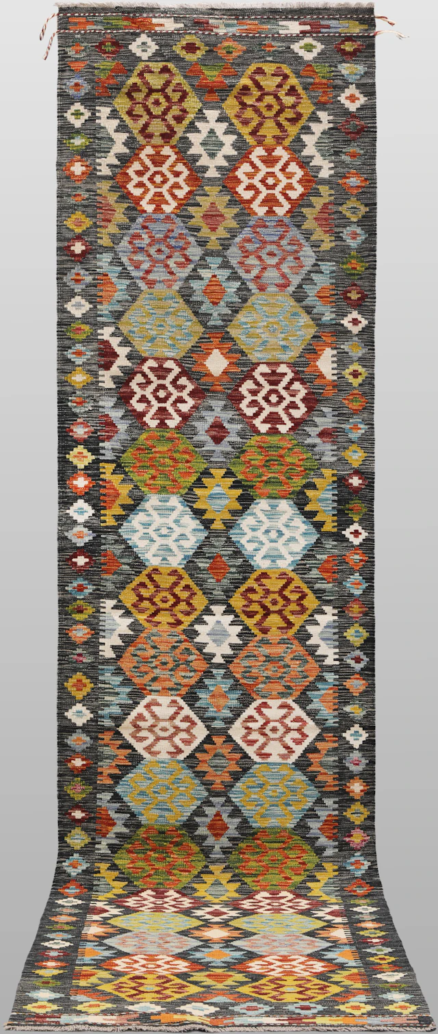 MATTA, "Kelim", galleri, 394 x 83 cm.