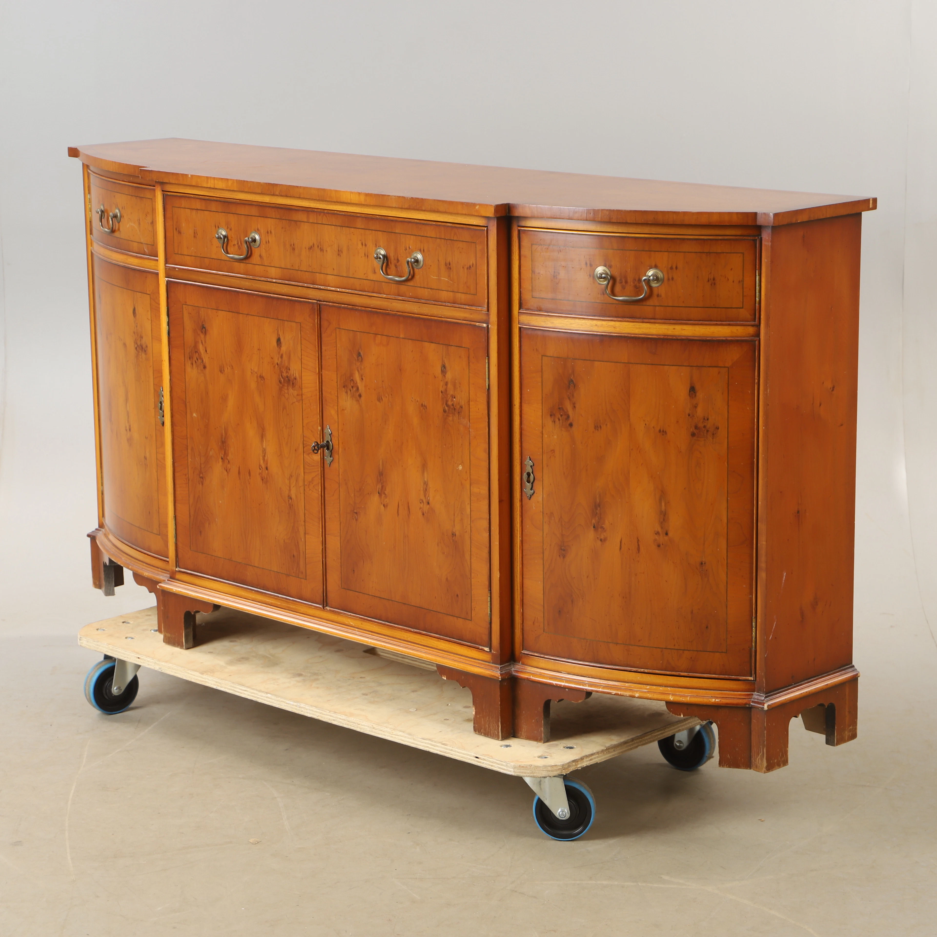 SIDEBOARD, idegran, Reprodux, engelsk stil.