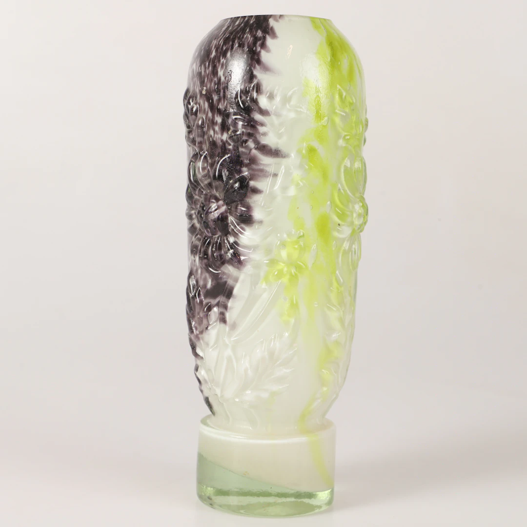 VAS, glas med dekor av blommor, 1900-tal.