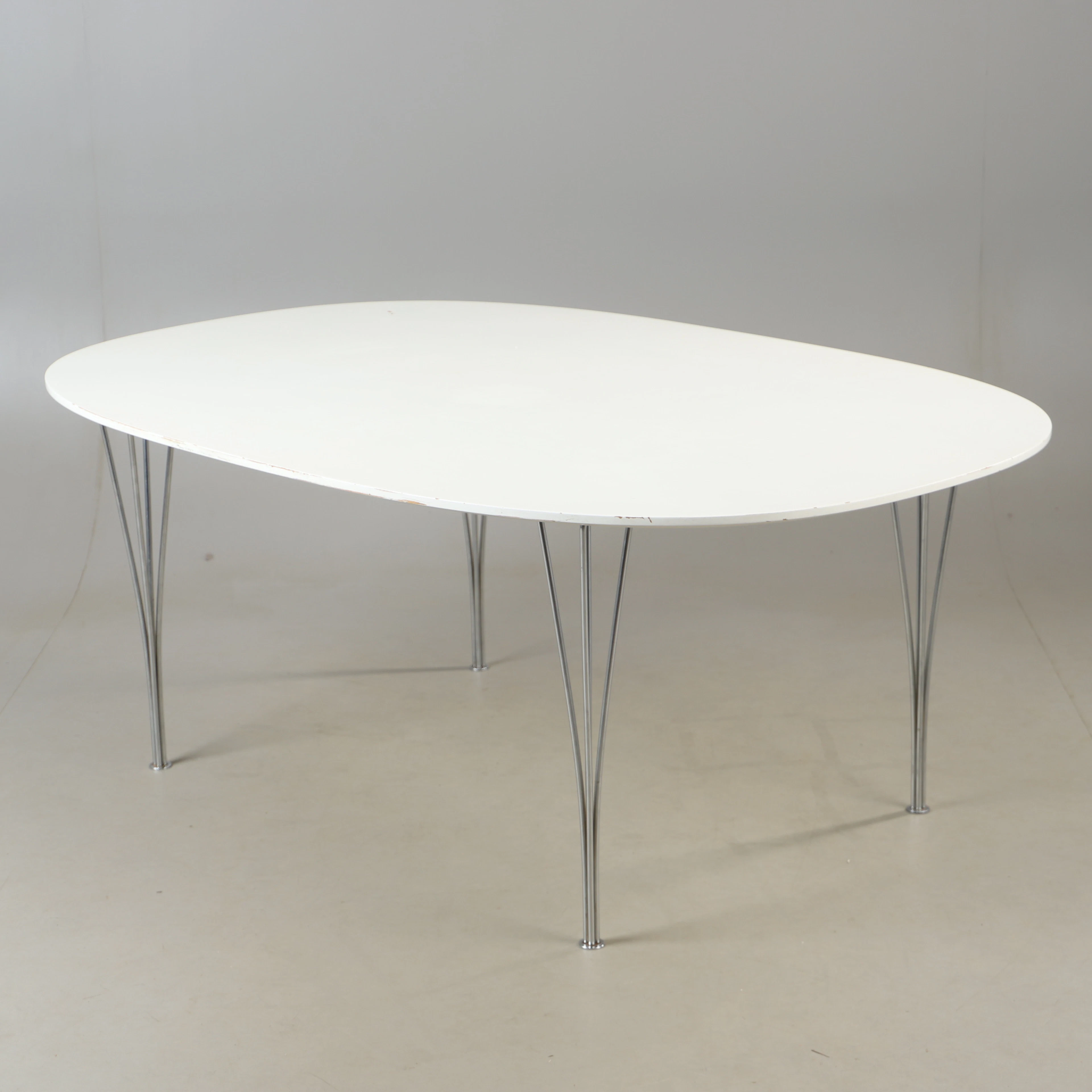 BRUNO MATHSSON & PIET HEIN. Troligvits. Bord, "Superellips" Fritz