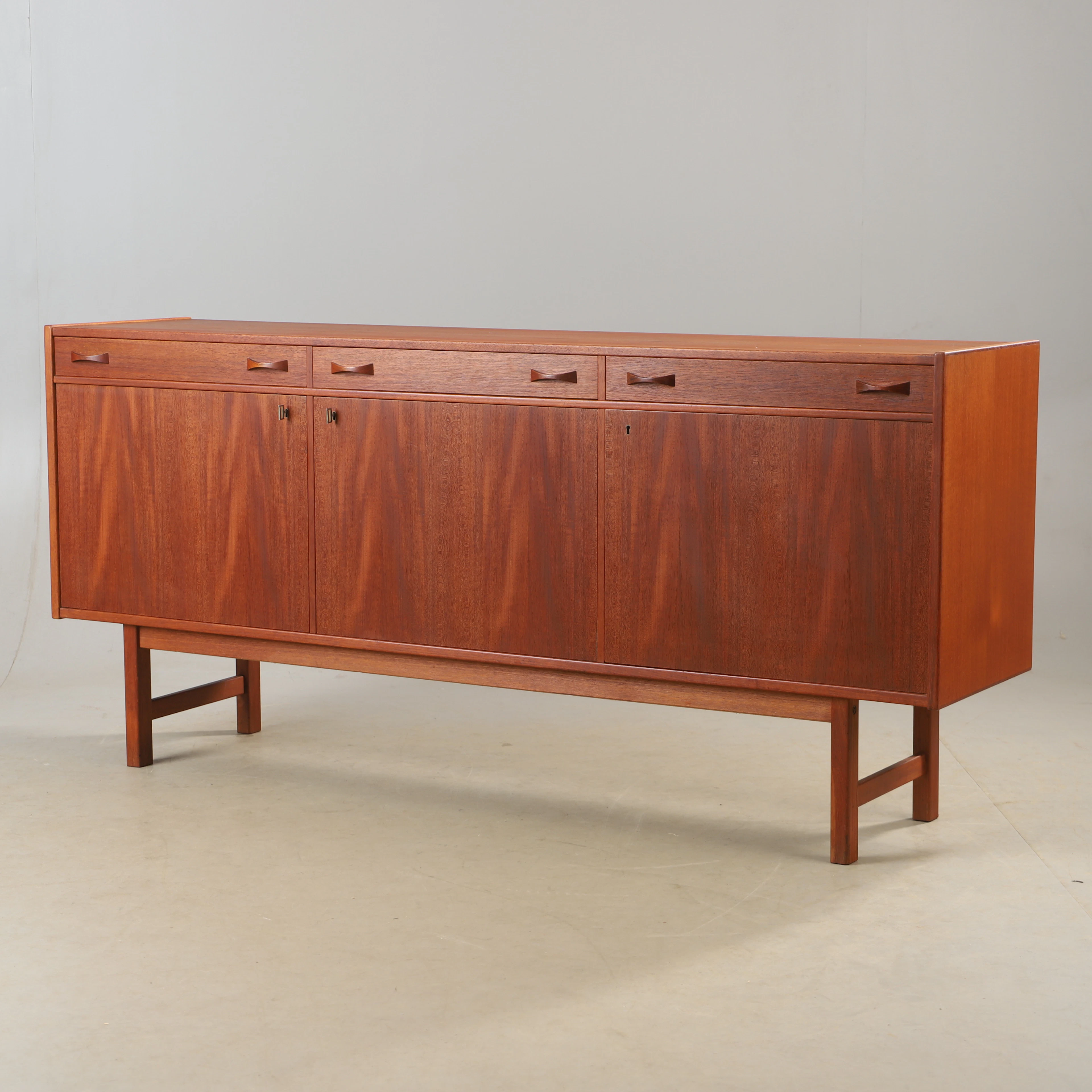 TAGE OLOFSSON. Sideboard, teak, Ulferts, 1900-talets mitt.