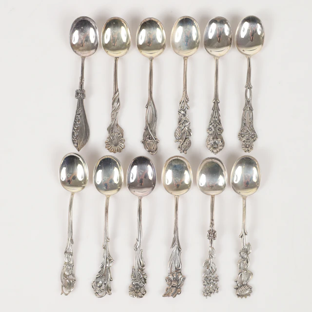 KAFFESKEDAR, 12 stycken, "Svenska Floran", silver, Gewe, Malmö.