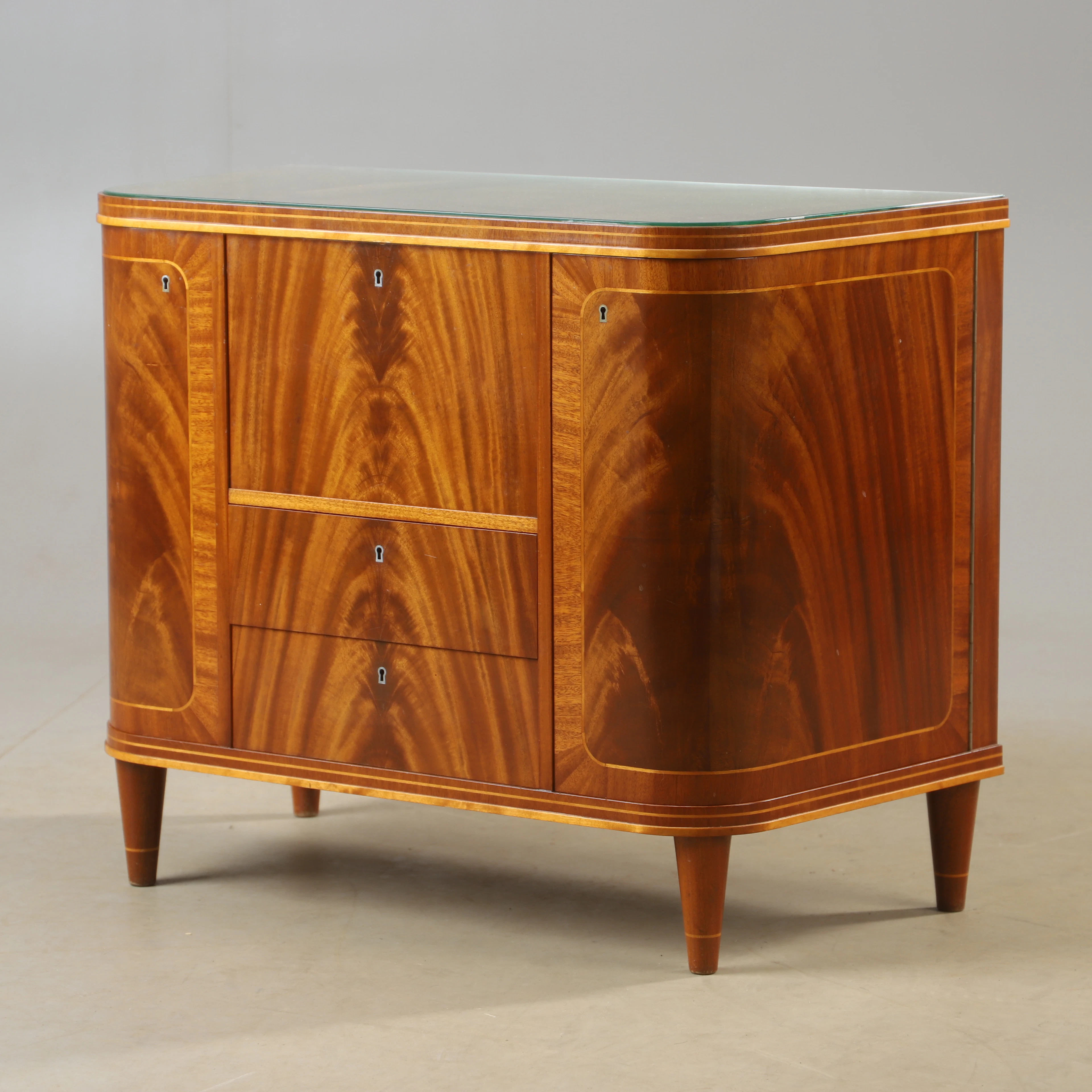 BARSKÅP, mahogny, Swedish modern, 1940-tal.