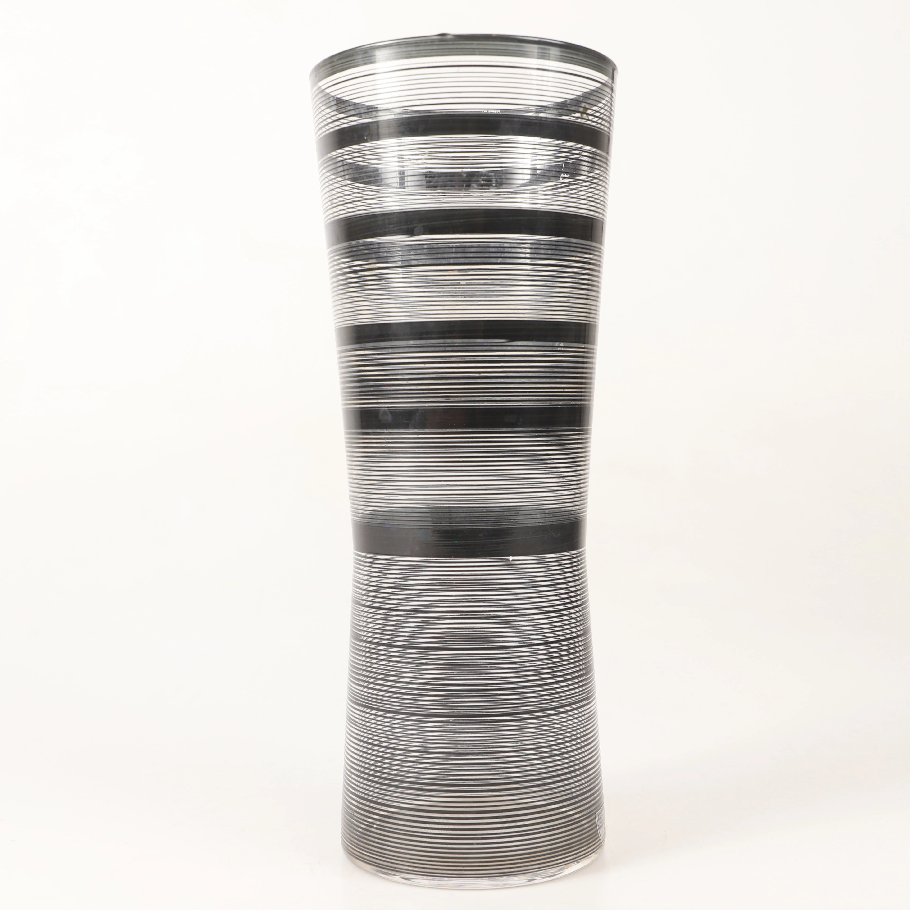 INGEGERD RÅMAN. Vas, "Zvizz black", glas, Orrefors.