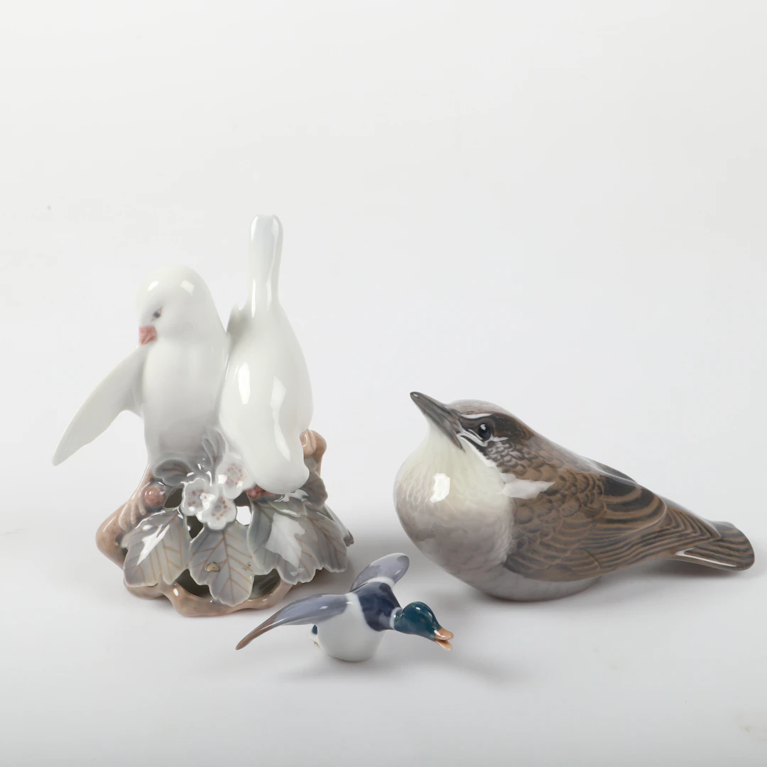 FIGURINER, 3 stycke fåglar, porslin, Royal Copenhagen, Danmark.
