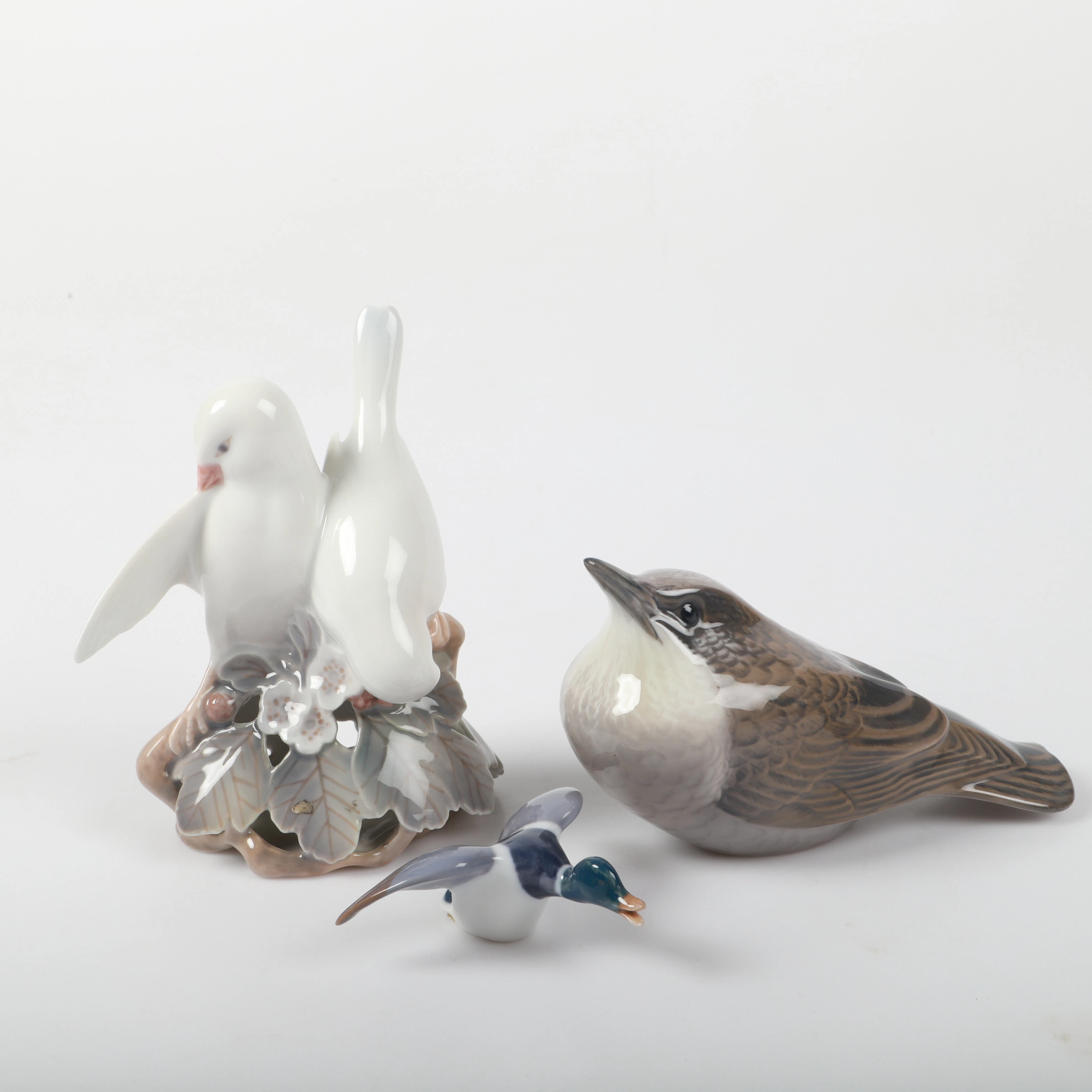 FIGURINER, 3 stycke fåglar, porslin, Royal Copenhagen, Danmark.