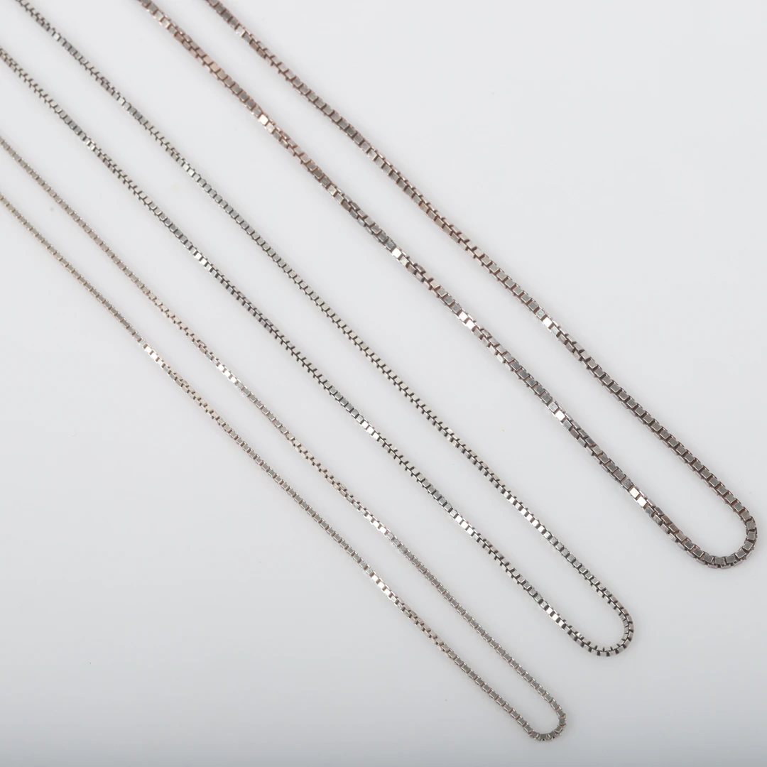 HALSKEDJOR, 3 stycken, venetiansk länk, sterlingsilver.
