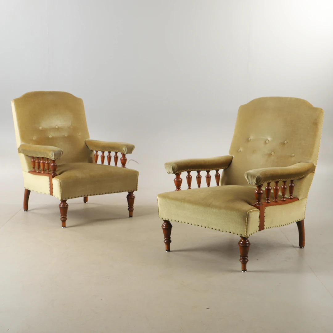 FÅTÖLJER, 1 par, plyschklädsel, 1800/1900-tal.