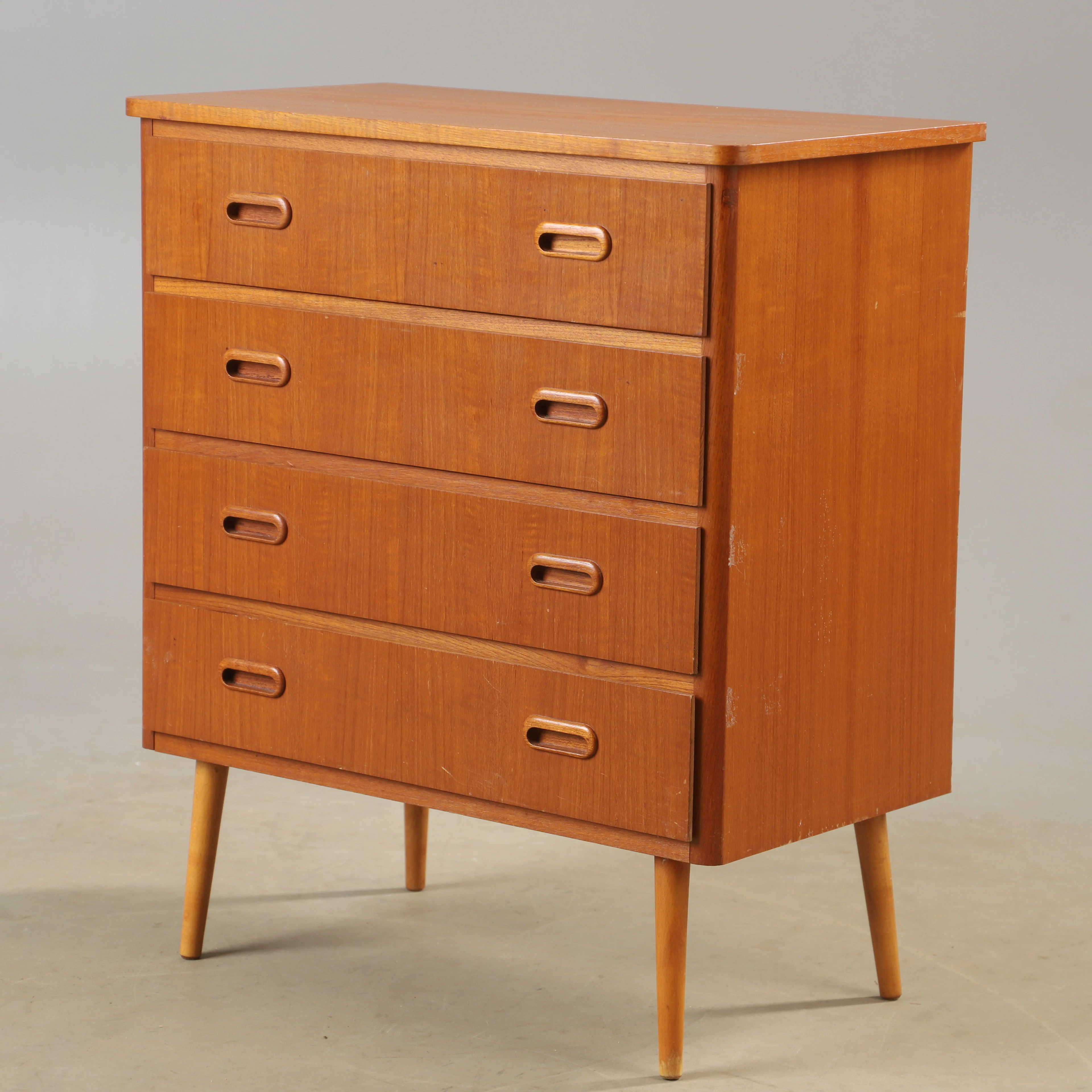 BYRÅ, 4-lådig, teak och bok, 1900-talets mitt.