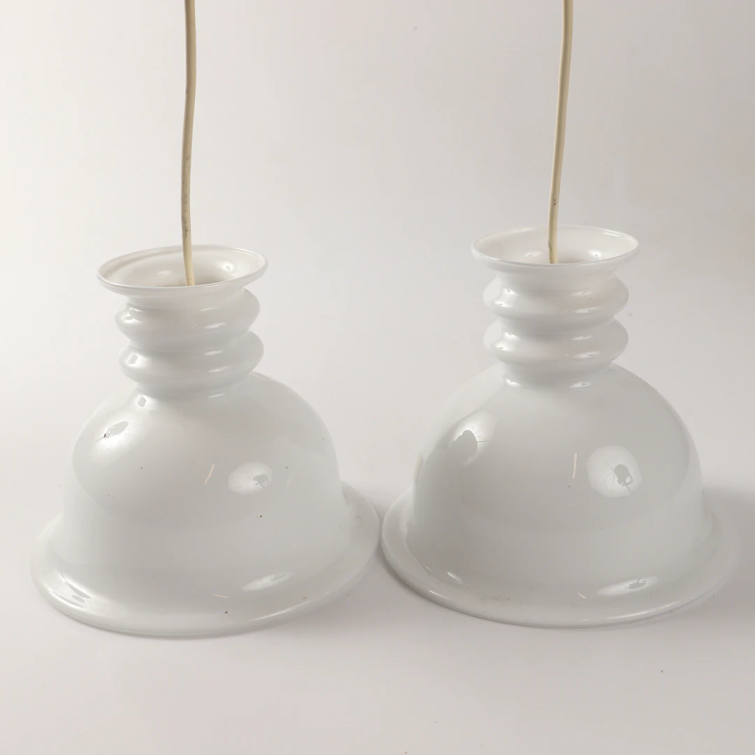 SIDSE WERNER (1931-89). Taklampor 1 par, "Kropendel", munblåst opalglas
