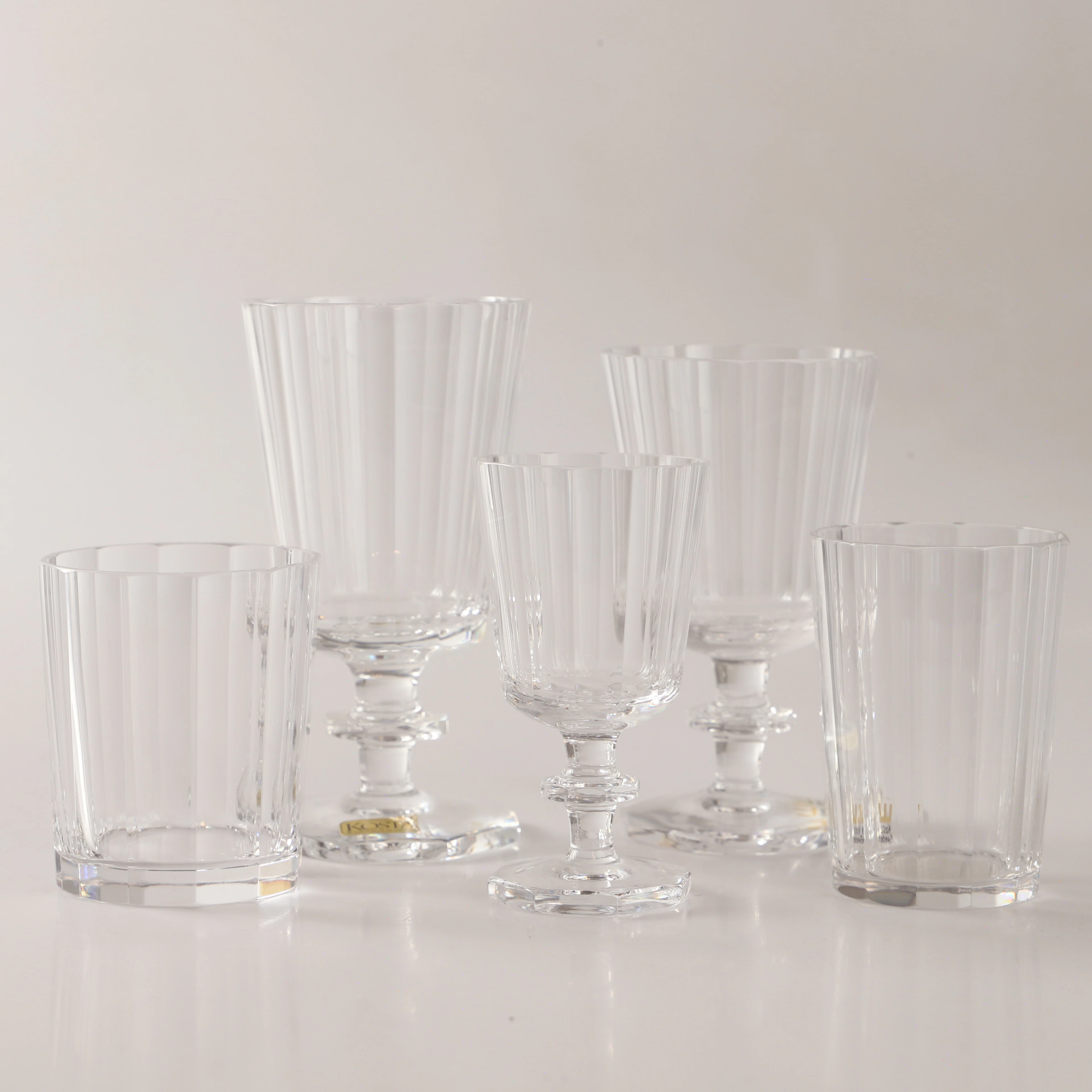 ELIS BERGH. Glasservisdelar, 30 stycken, "Karlberg", Kosta.